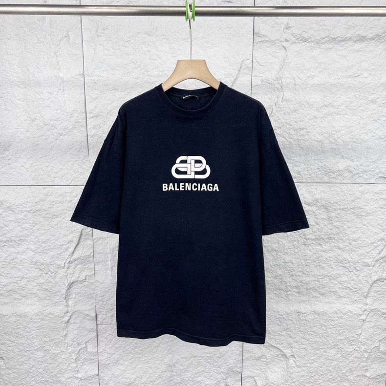 Balenciaga Balenciaga Logo Chest Print T-Shirt - dmc Size US S / EU 44-46 / 1 - 1 Thumbnail