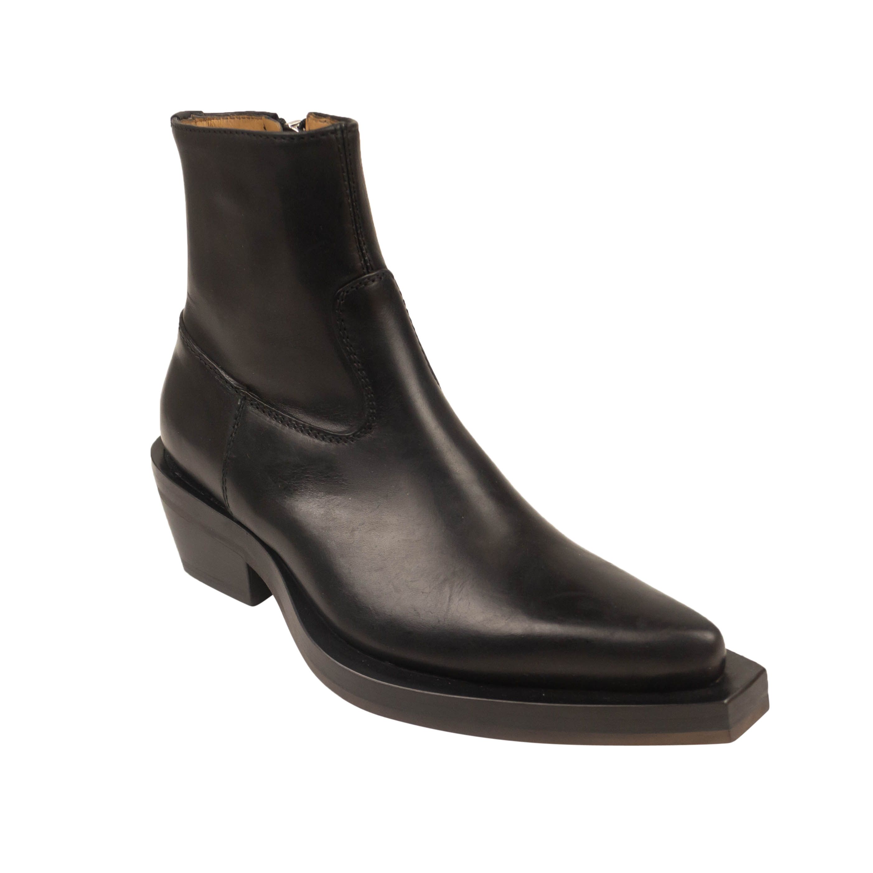 image of Black Pointed Leather Ankle Boots Size 7/40, Men's