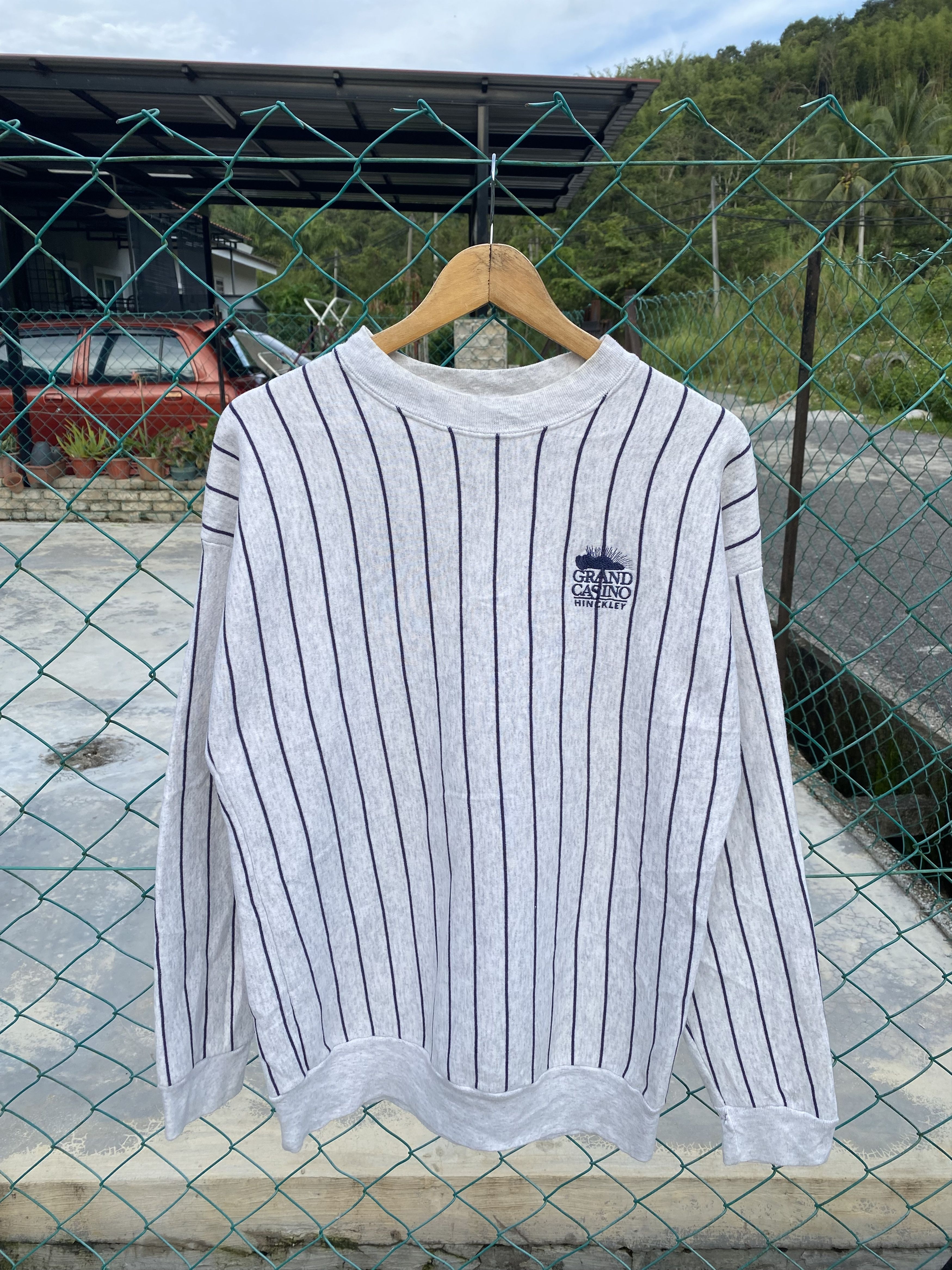 Vintage Vintage 90”s Grand Casino Hinckley by Benchmark sweatshirt Size US L / EU 52-54 / 3 - 1 Thumbnail