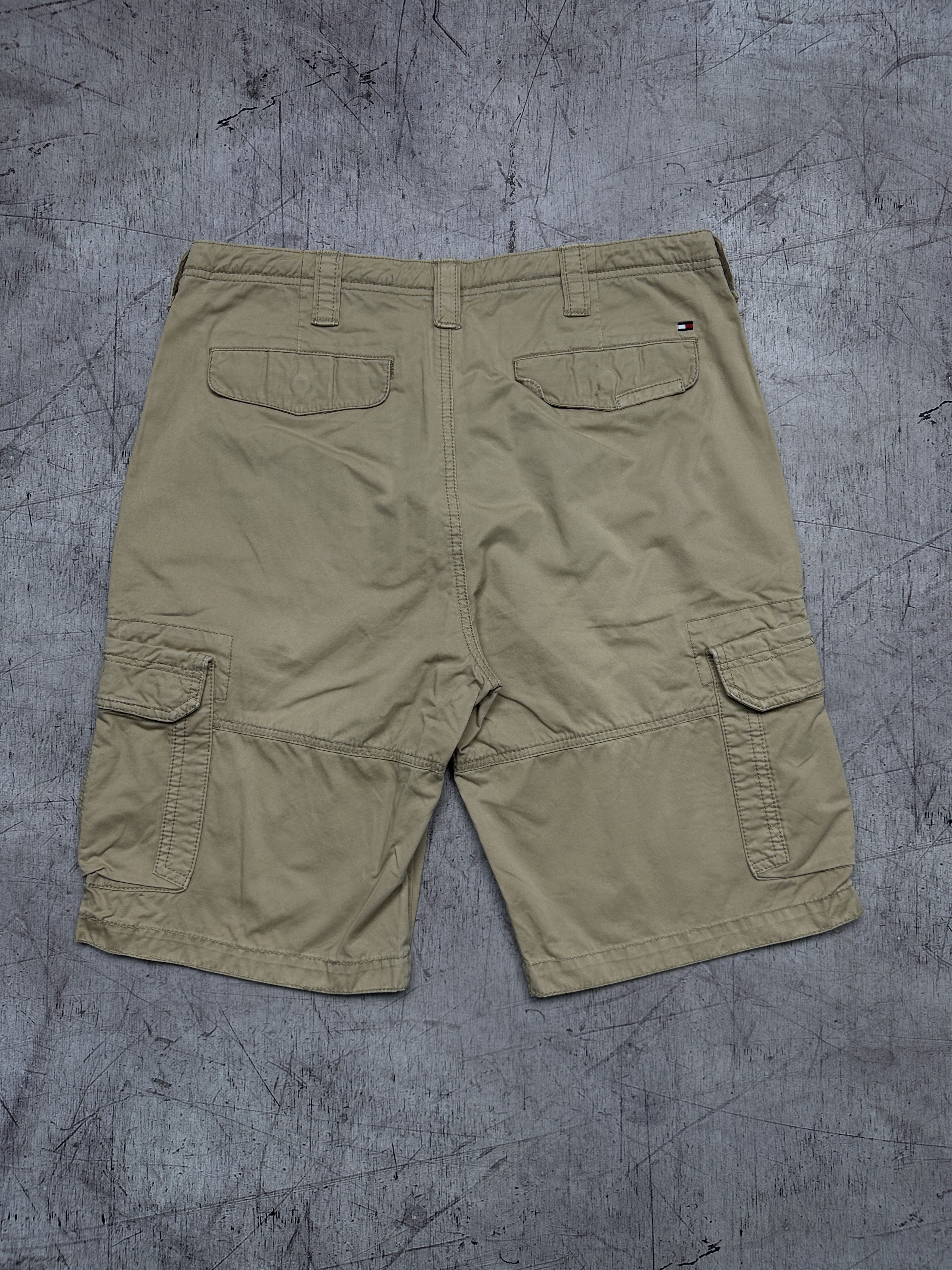 Tommy Hilfiger Tommy Hilfiger Vintage Mens Cargo Shorts Size US 33 - 5 Thumbnail