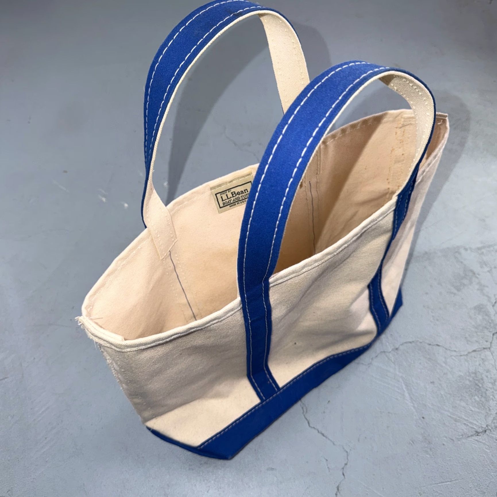 Vintage VINTAGE LL Bean Boat & Tote Small Canvas Bag Navy Blue Freeport Maine 17x11x6 Unisex Adults Small Blue Tote Bag Boat & Tote USA 90s Mens Womens Size ONE SIZE - 2 Thumbnail