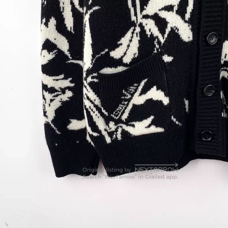 Louis Vuitton Louis Vuitton 23 Black Floral Intarsia Wool V-Neck Single- Size US S / EU 44-46 / 1 - 4 Thumbnail