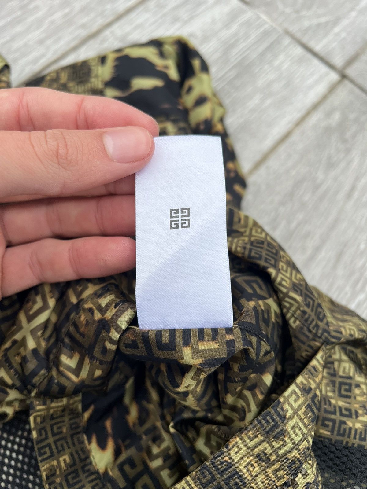 Givenchy Givenchy camouflage printed zip Size US L / EU 52-54 / 3 - 13 Thumbnail