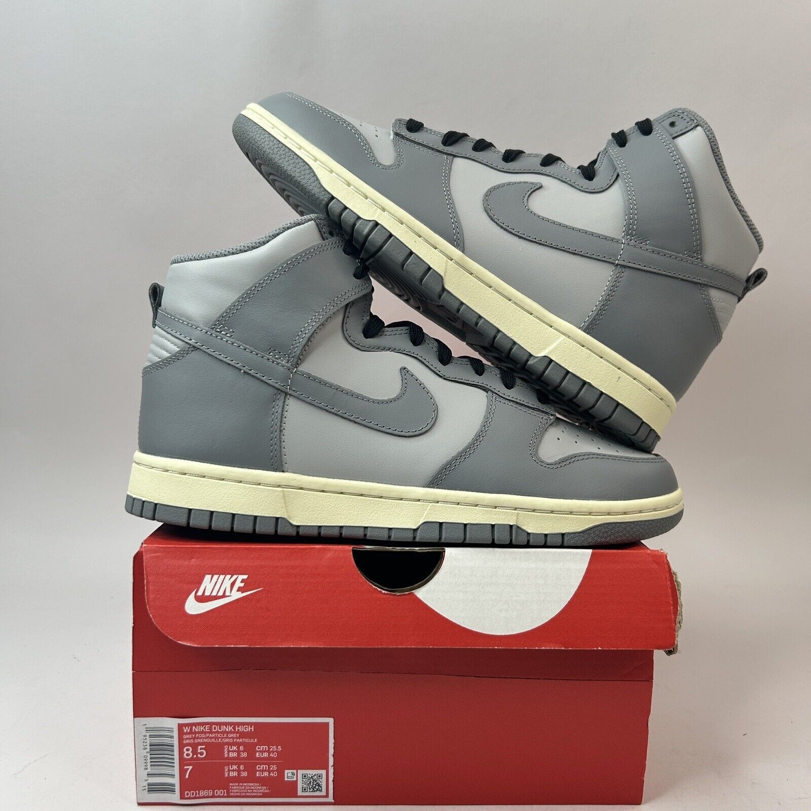 Nike Nike Dunk High WMNS “Aged Grey/Grey Sail” 2023 Size US 8.5 / IT 38.5 - 1 Thumbnail