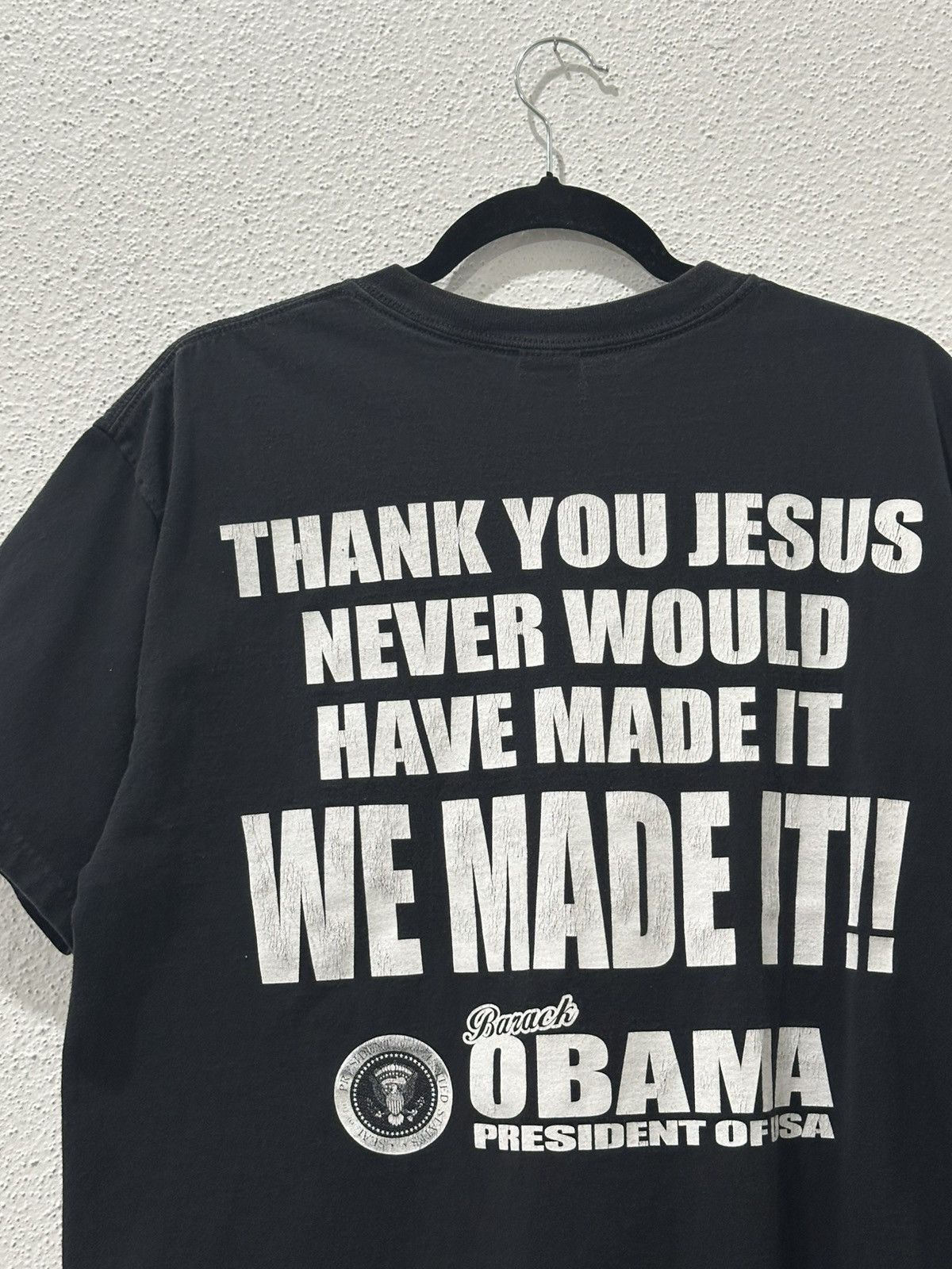 Rap Tees Barrack Obama “We Made It” Rap Tee Men’s Large Anvil Red Bar Size US L / EU 52-54 / 3 - 5 Thumbnail