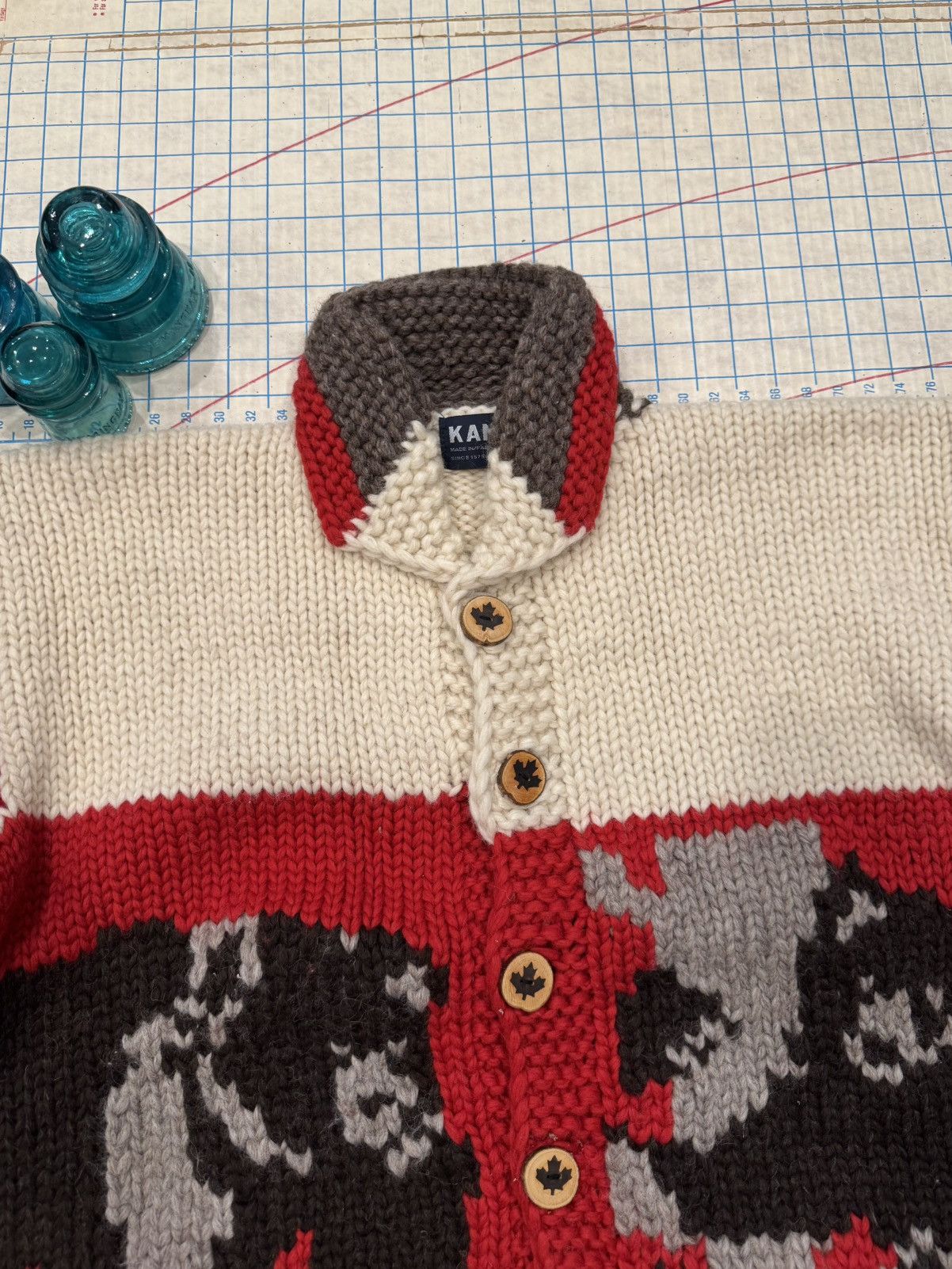 Kanata Hand Knits Kanata Hand Knit Bear Cowichan Style Sweater Fits XL Wool Size US XL / EU 56 / 4 - 4 Thumbnail