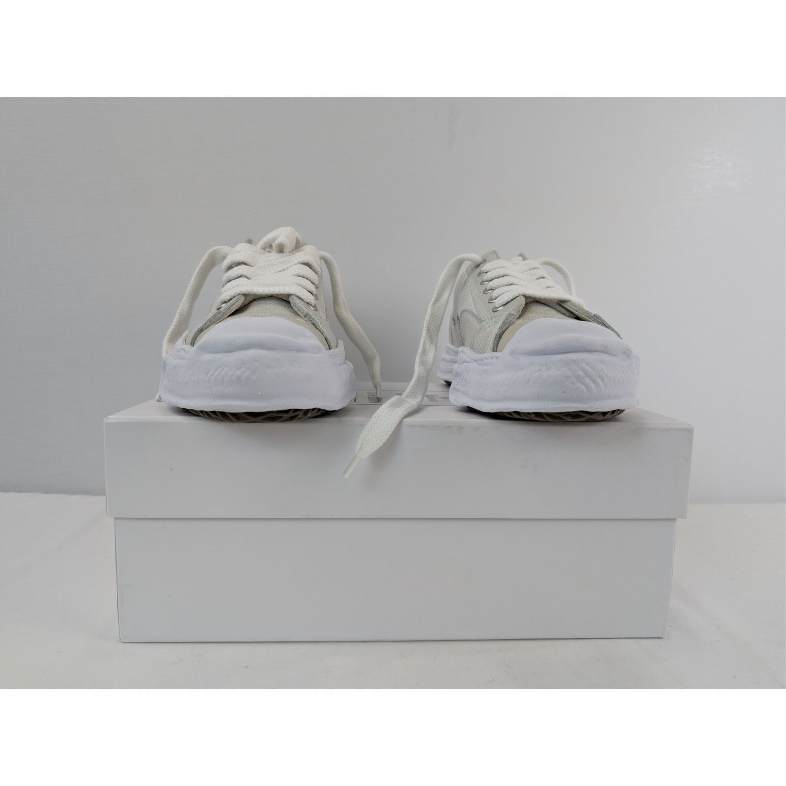 Maison MIHARA YASUHIRO o1rshd1 Hank Original Sole Brushed Sneaker in White Size US 12 / EU 45 - 18 Thumbnail
