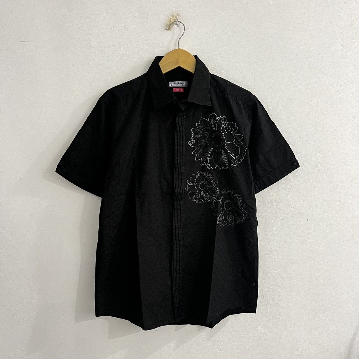 Japanese Brand Indian - Floral Embroidered Short Sleeve Button Up Size US M / EU 48-50 / 2 - 1 Thumbnail