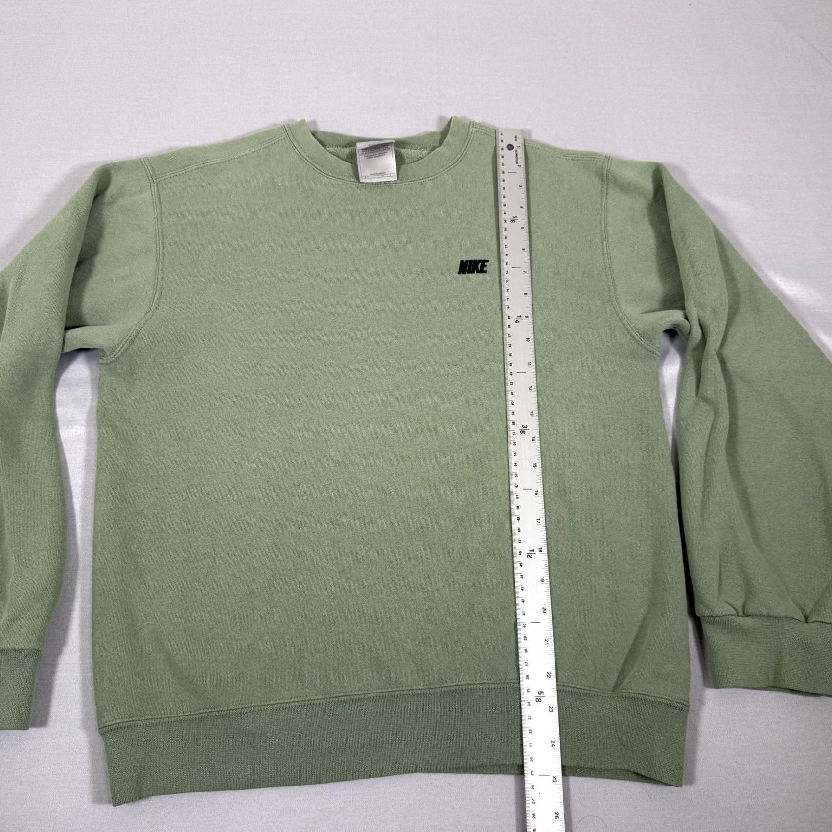 Nike VINTAGE Nike Sweatshirt Mens Small Green Embroidered Logo 90s Y2K Crew Neck Pullover Sweatshirt Size US S / EU 44-46 / 1 - 6 Thumbnail