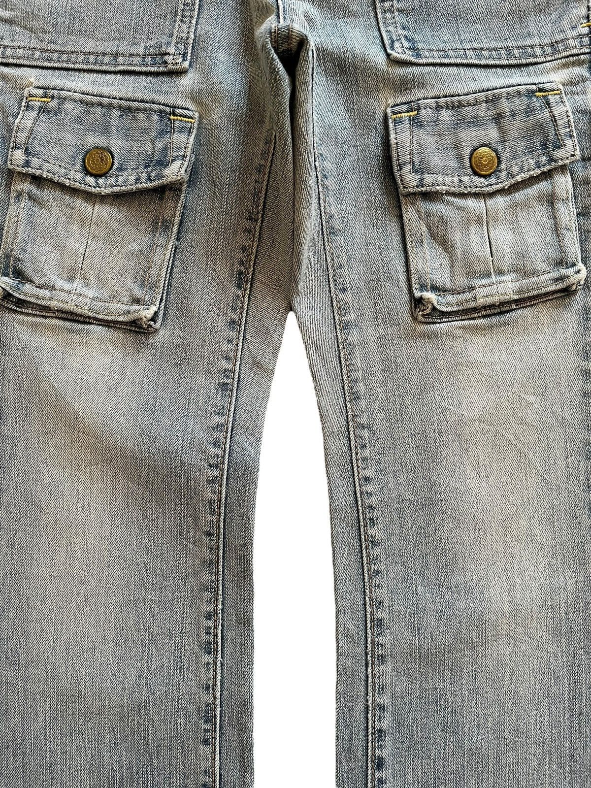 Japanese Brand Vintage Japanese Brand Light Wash Bell Bottom Flare Jeans Size 26" / US 2 / IT 38 - 5 Thumbnail