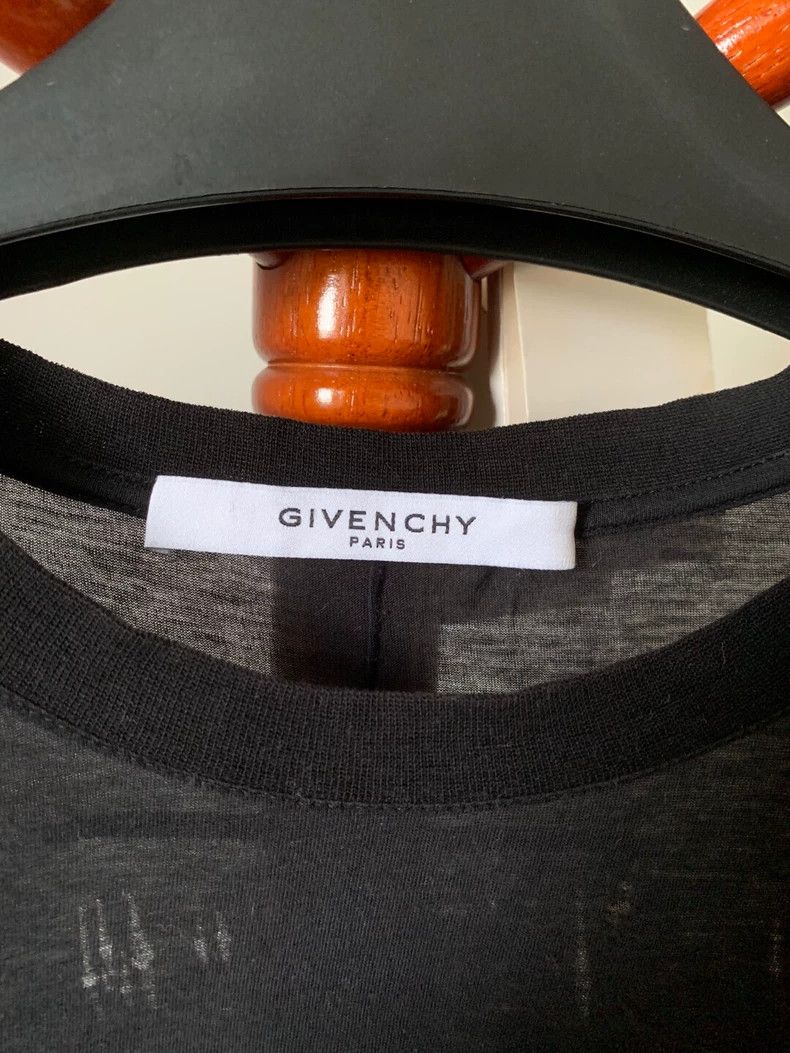 Givenchy Givenchy GVC Ripped Short Sleeve First Generation Thin Ripp Size US M / EU 48-50 / 2 - 3 Thumbnail