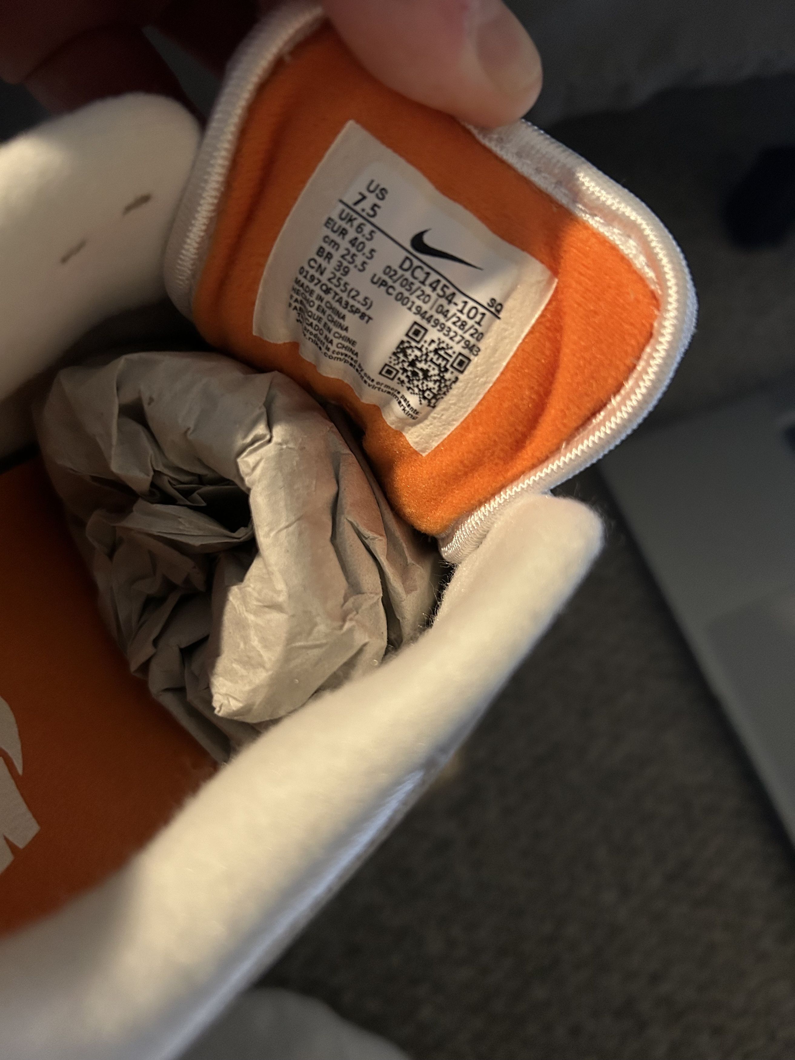 Nike Nike Air Max 1 Anniversary Orange *BRAND NEW* Size US 7.5 / EU 40-41 - 6 Thumbnail