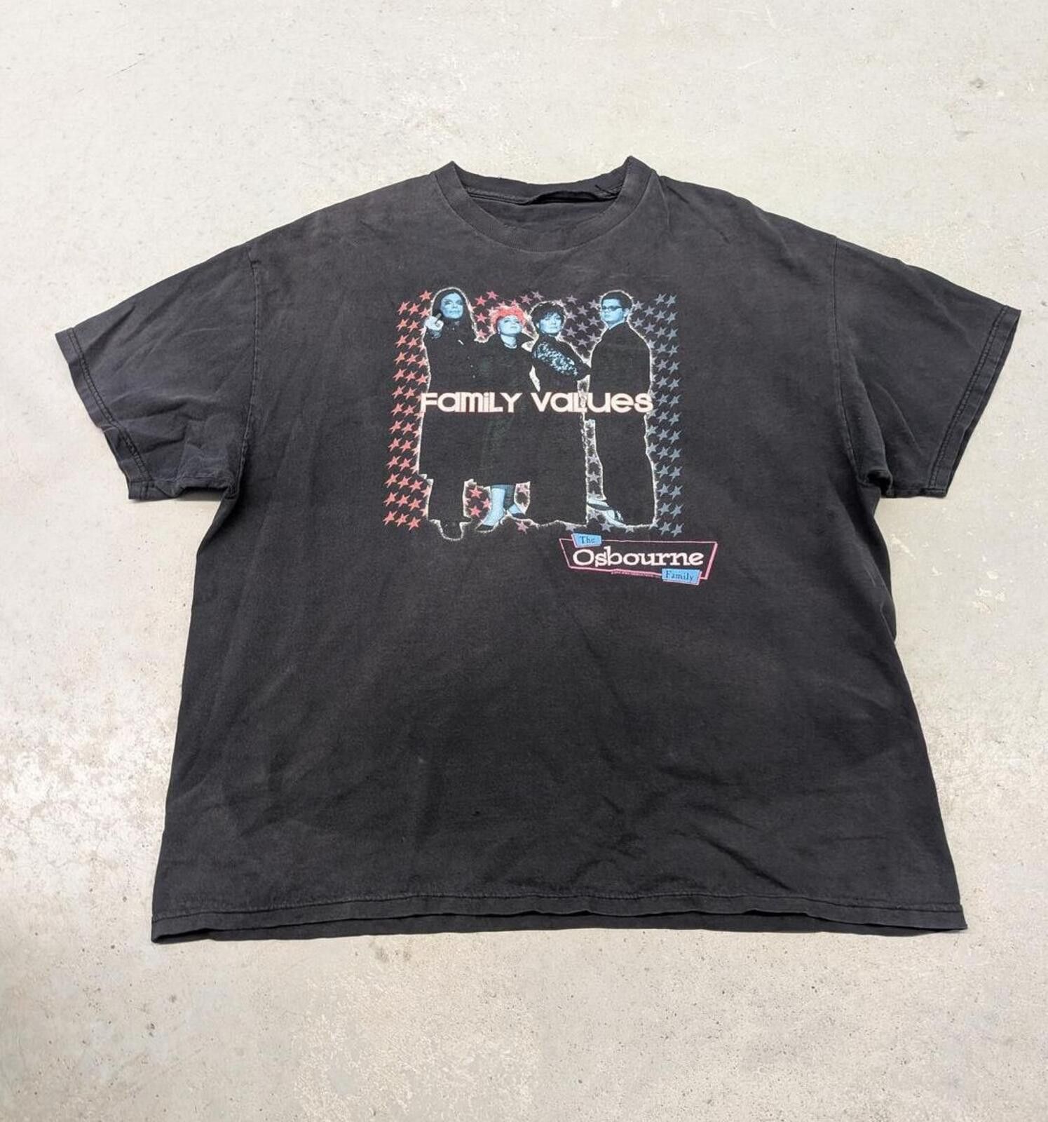 Vintage Vintage Y2K The Osbourne Family Values Ozzy Tv Promo T-shirt Size US XL / EU 56 / 4 - 1 Thumbnail