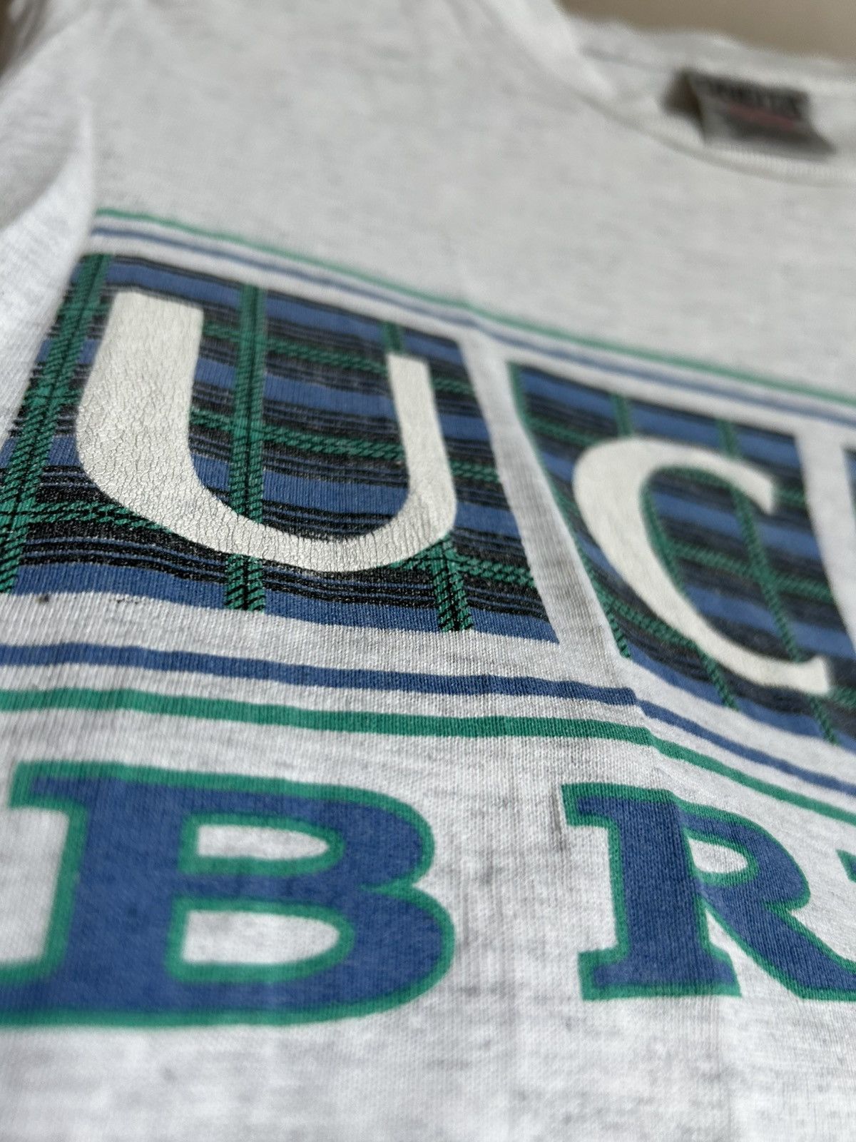 Vintage Vintage 90s UCLA Bruins T Shirt Thrashed ERD Paly Size US S / EU 44-46 / 1 - 3 Thumbnail