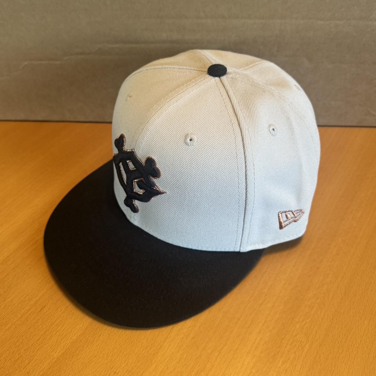 New Era NEW ERA Yomiuri Giants Stone/Black Be a Gentleman Fitted Cap Size ONE SIZE - 5 Thumbnail