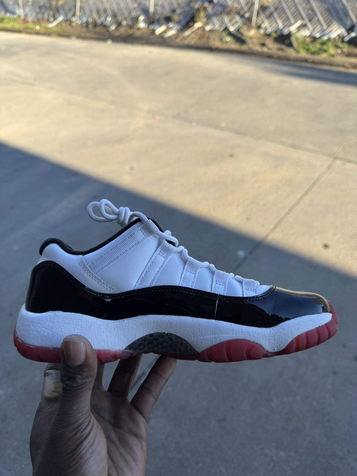 Nike Jordan 11 Retro Low Concord Bred (GS) (6.5Y) Size US 6.5 / IT 36.5 - 3 Thumbnail