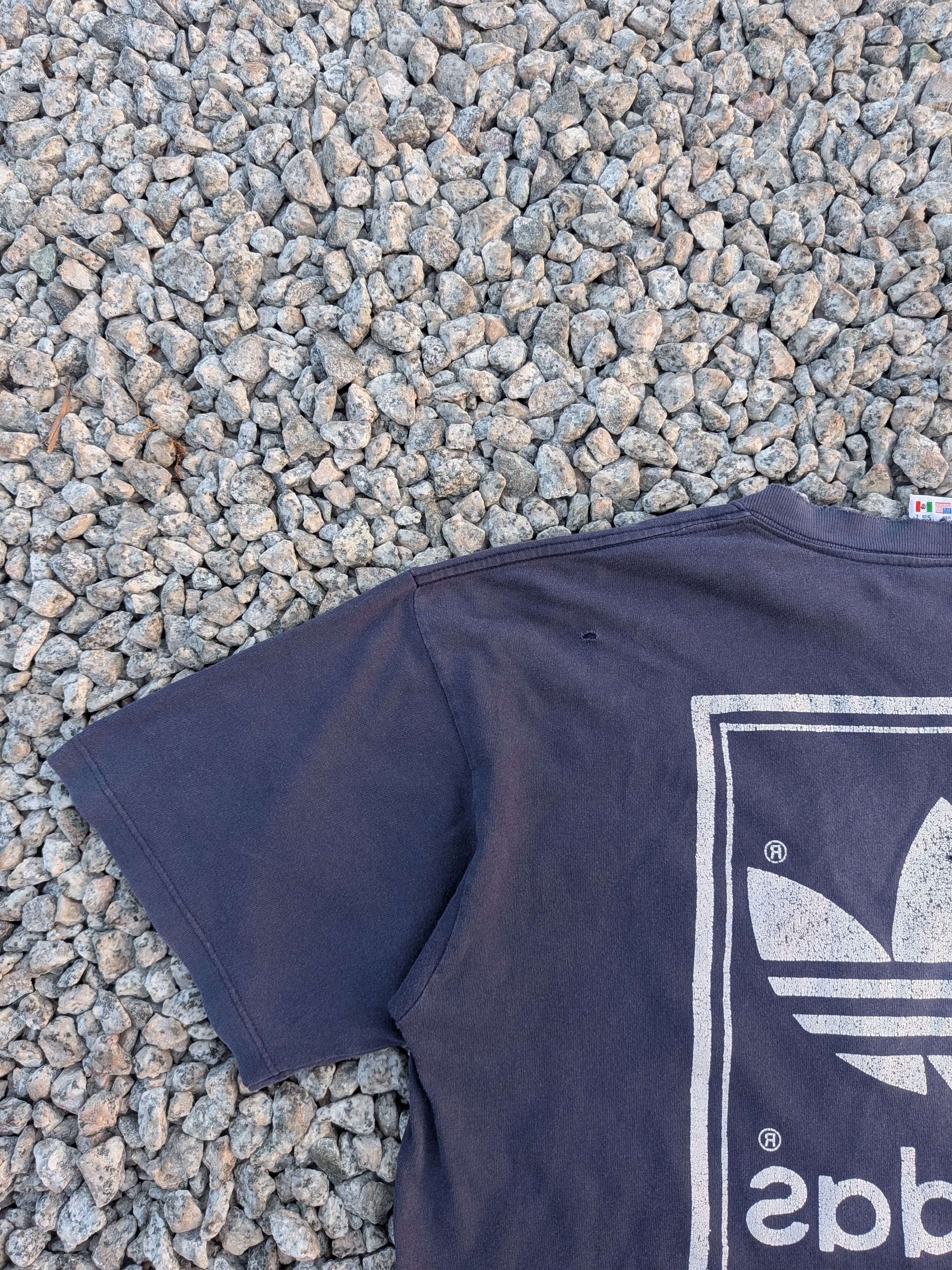 Adidas Vintage Adidas Big Logo Tee Size US L / EU 52-54 / 3 - 8 Thumbnail