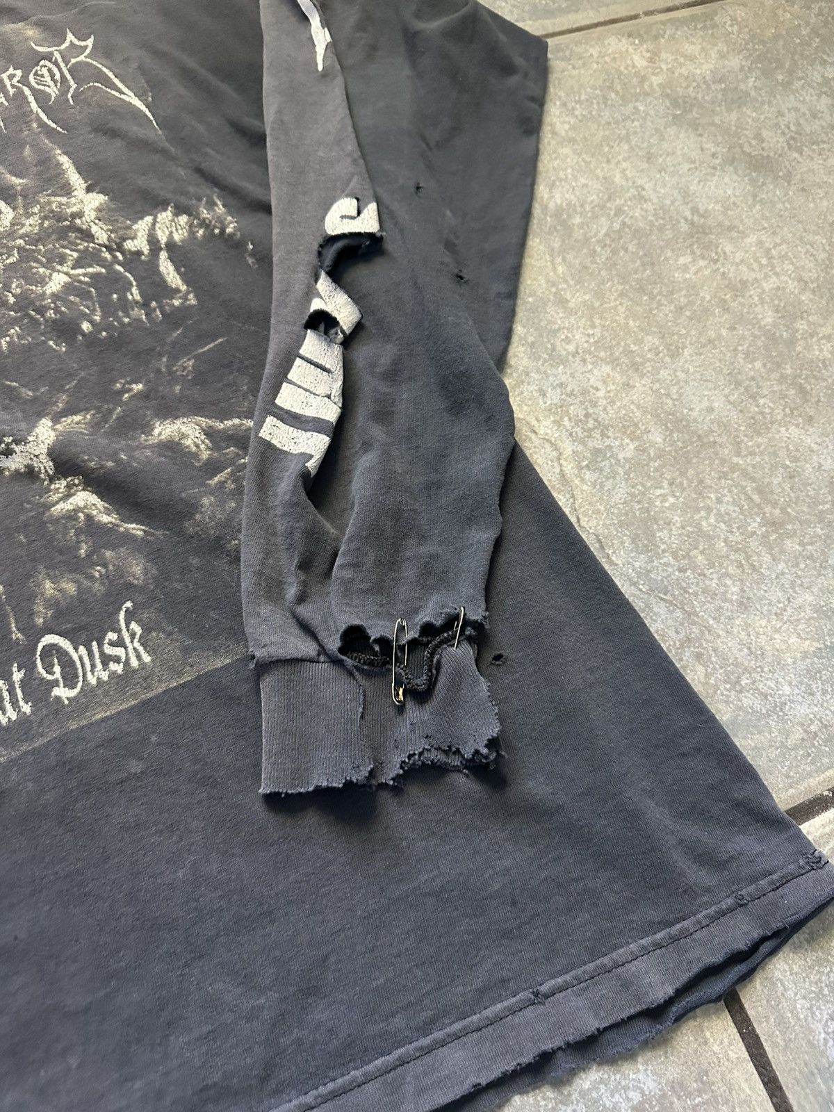 Vintage Thrashed and Faded Vintage 1997 Emperor long sleeve Size US XL / EU 56 / 4 - 4 Thumbnail
