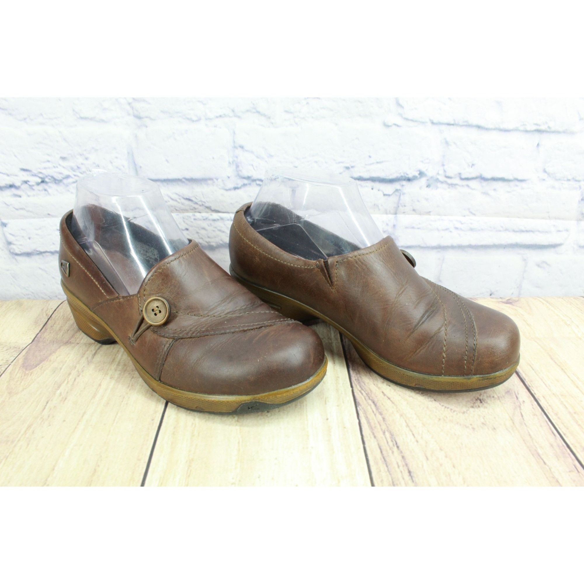 KEEN Keen Mora Button Leather Slip On Non Slip Casual Mule Clogs Size US 7 / IT 37 - 3 Thumbnail