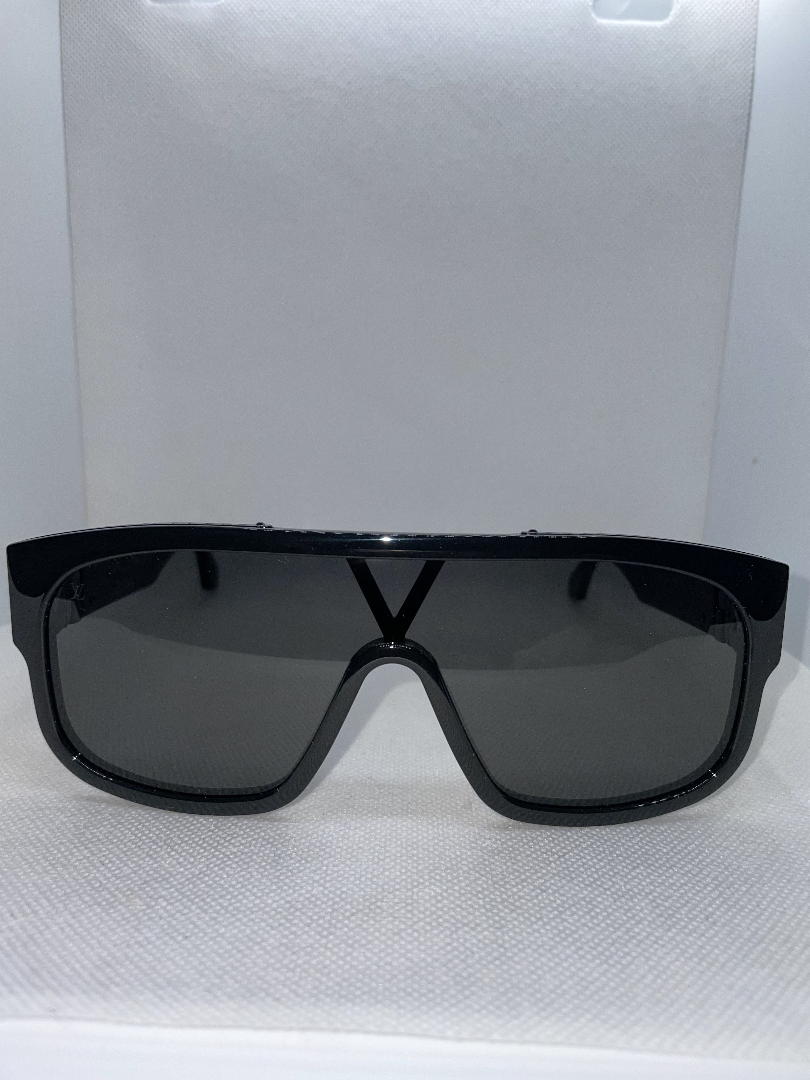 Louis Vuitton Louis Vuitton 1.1 millionaires mask Size ONE SIZE - 5 Thumbnail