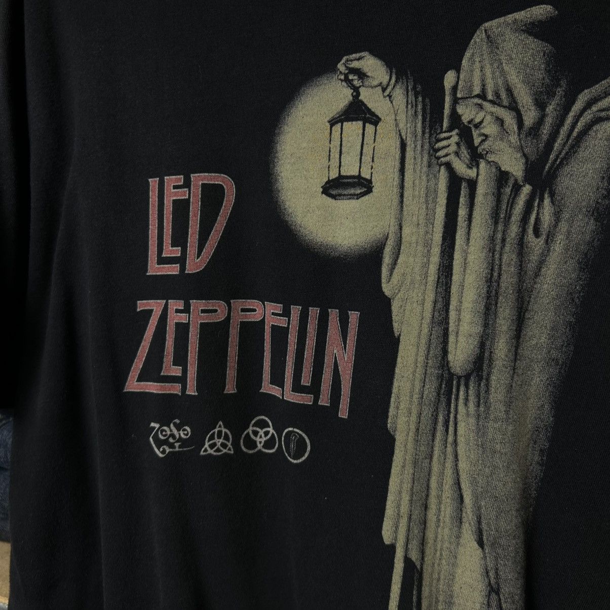 Band Tees Vintage Led Zeppelin 2019 Big Graphic logo rock band tee Size US L / EU 52-54 / 3 - 3 Thumbnail