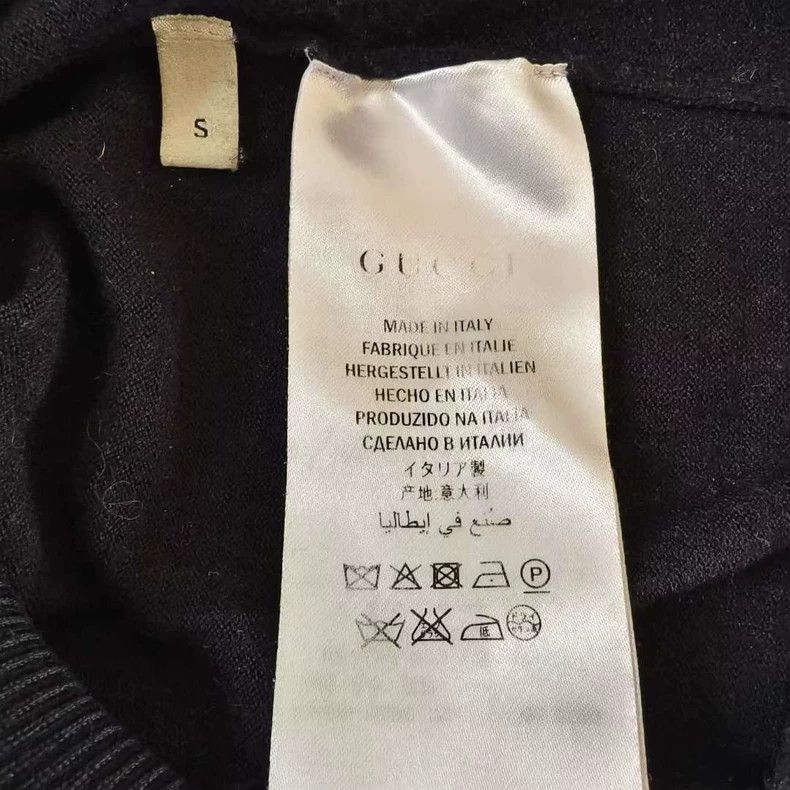 Gucci Gucci Little bee embroidered v-neck sweater Size US S / EU 44-46 / 1 - 4 Thumbnail