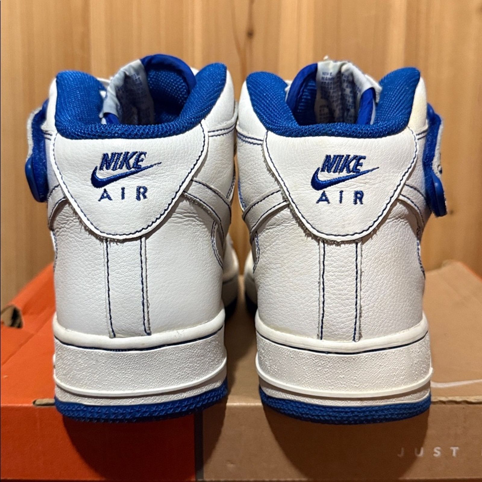Nike 2002 Nike Air Force 1 Contrast Stitch White White Royal Blue Size US 10 / EU 43 - 7 Thumbnail