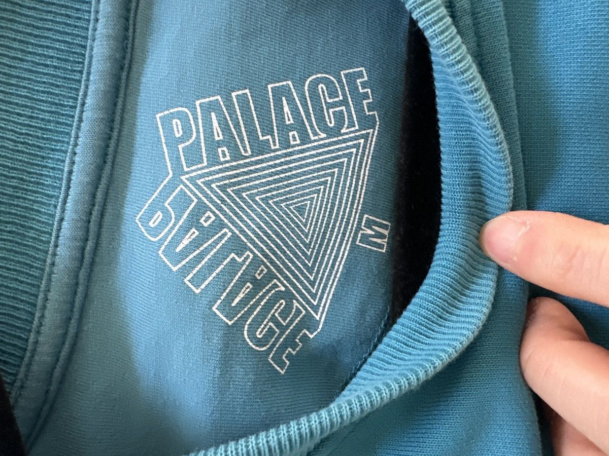 Palace Palace “P” Crewneck Size US M / EU 48-50 / 2 - 4 Thumbnail