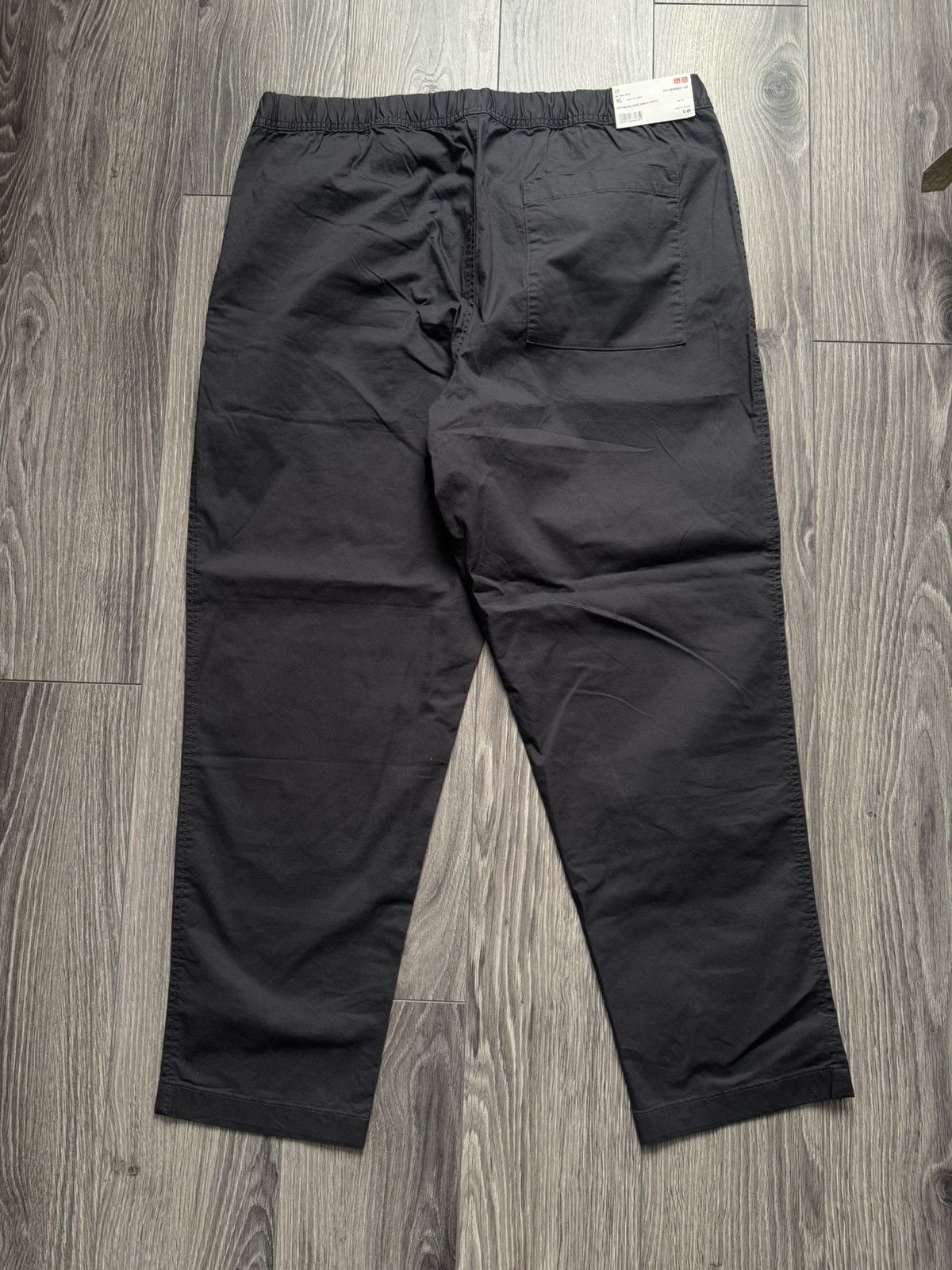 Uniqlo UNIQLO Men's Cotton Relaxed Ankle Pants in Dark Gray XL. Size US 36 / EU 52 - 5 Thumbnail