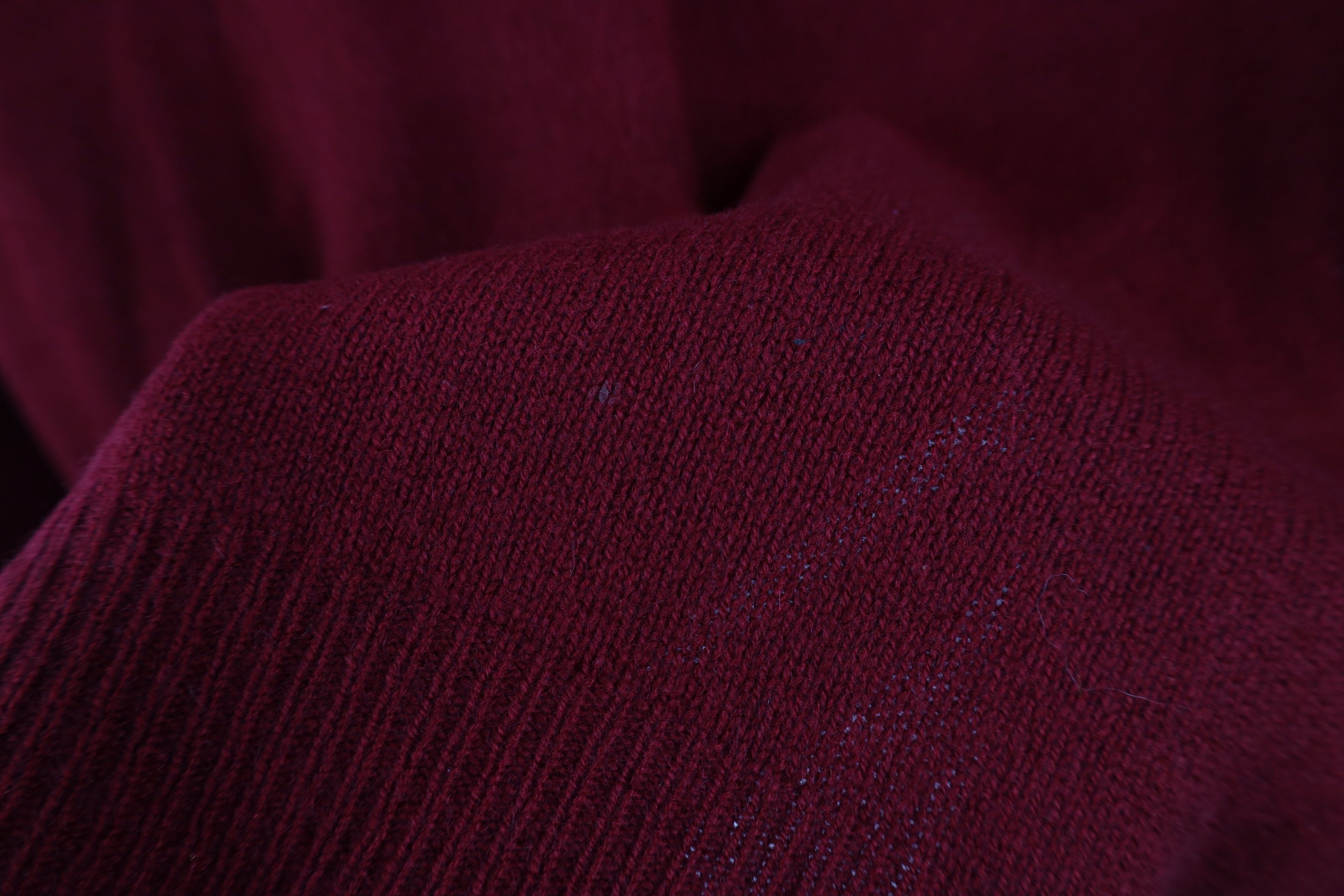 Vintage Vintage 70s Streetwear Soft Cashmere Knit V-Neck Sweater Red Size US L / EU 52-54 / 3 - 7 Thumbnail