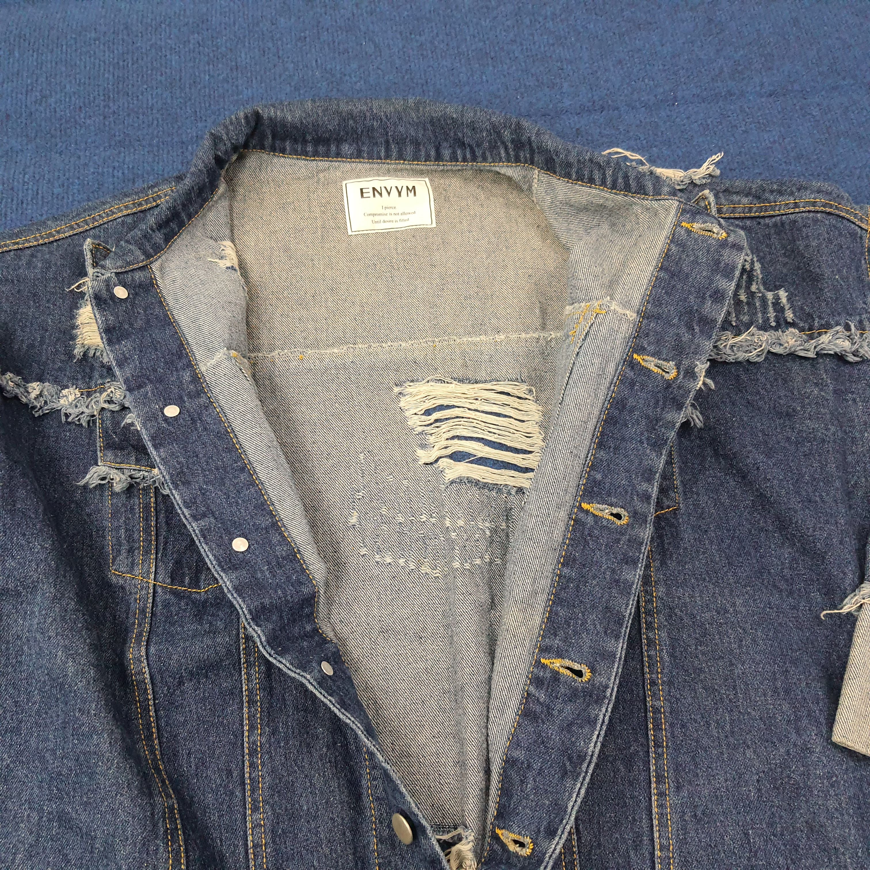 For All To Envy ENVYM Ripped Denim Cropped Sleeve Raw Hem Jacket C266N20 Size US L / EU 52-54 / 3 - 6 Thumbnail