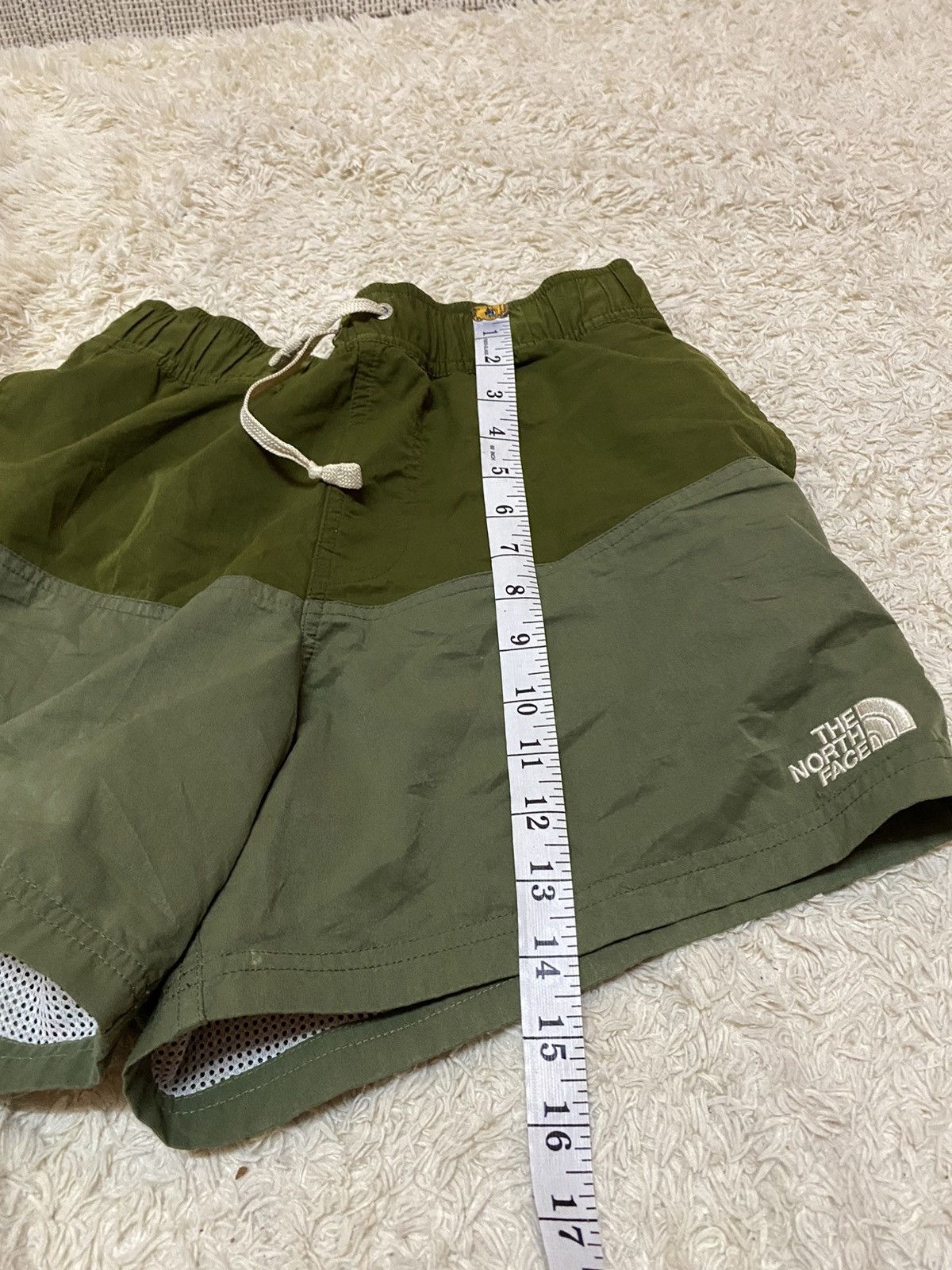 The North Face ‼️THE NORTH FACE SHORT SIZE 28-31inchies‼️ Size US 28 / EU 44 - 8 Thumbnail