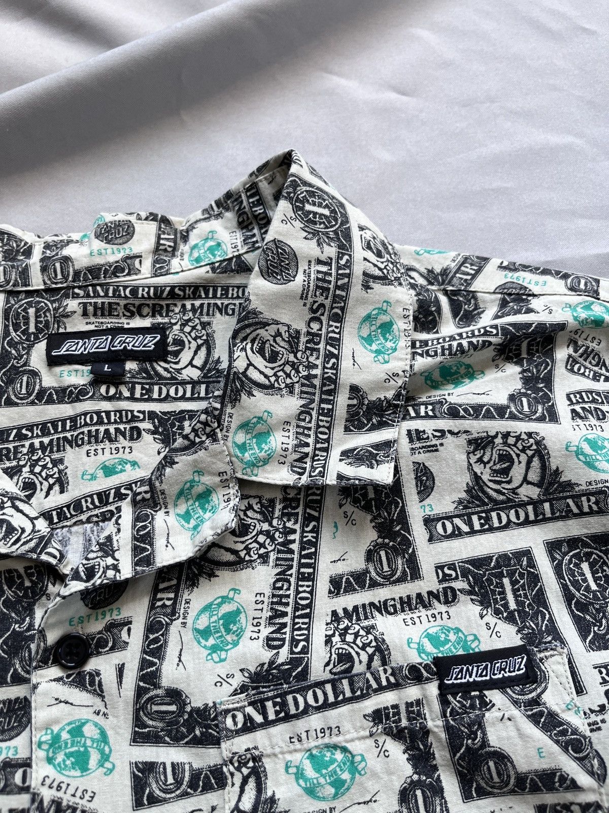 Santa Cruz Skateboards Santa Cruz Mako Dollar Screaming Hand Short Sleeve Shirt Size US L / EU 52-54 / 3 - 9 Thumbnail