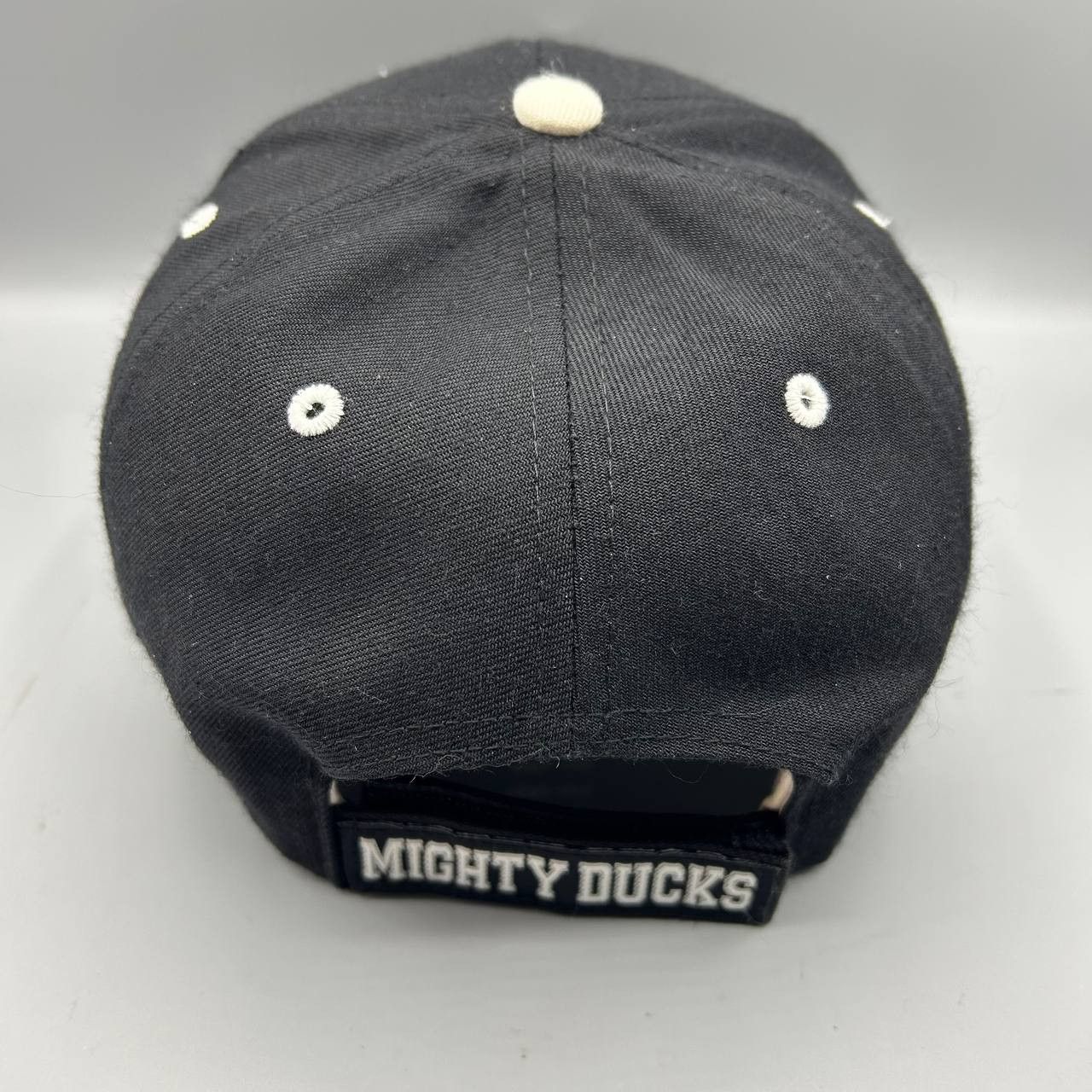 Twins Enterprise Inc. Vintage Anaheim Ducks Hat Men Black NHL Strap Back Cap Size ONE SIZE - 8 Thumbnail