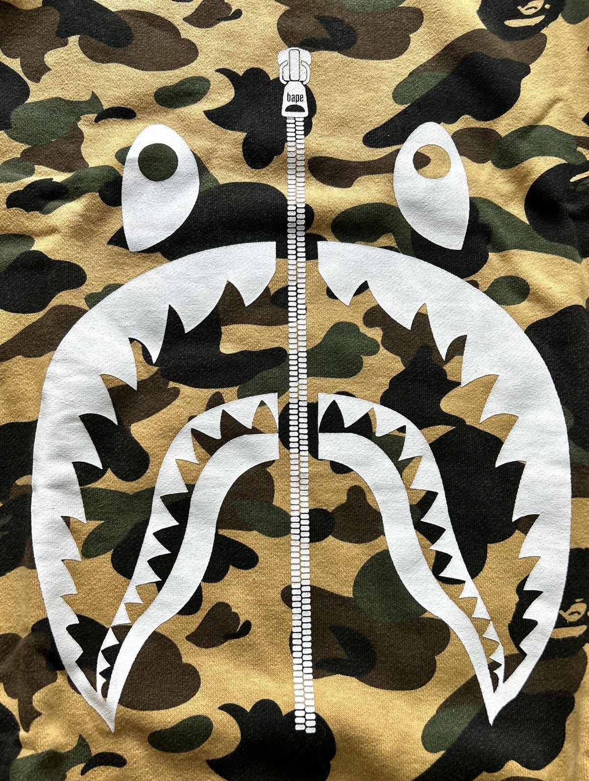 Bape 💥CRAZY💥 BAPE SHARK 1st CAMO SWEATSHIRT Size US XXL / EU 58 / 5 - 6 Thumbnail