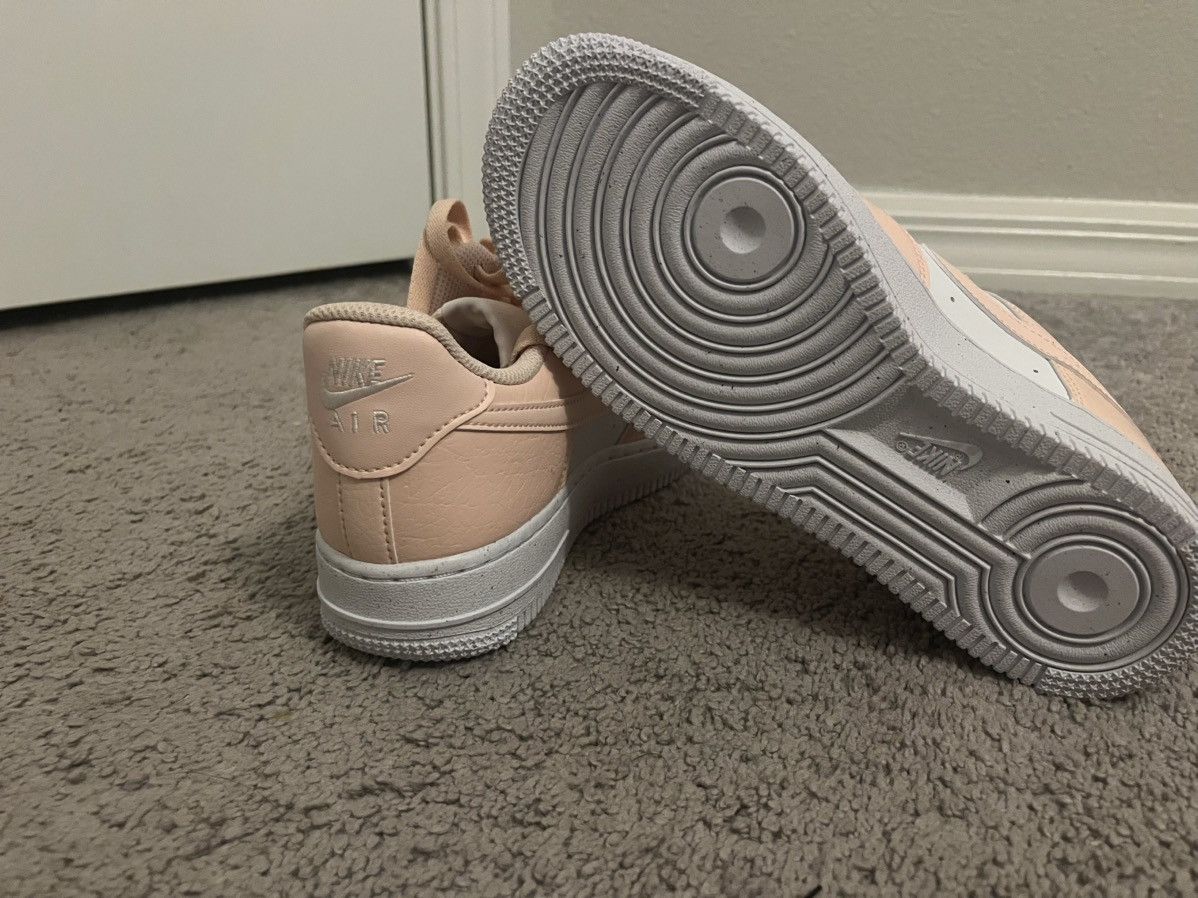 Nike AIR JORDAN 1 LOW SE | WHITE AND PEACH | SIZE 6.5 WMNS | NEW Size US 7 / IT 37 - 5 Thumbnail