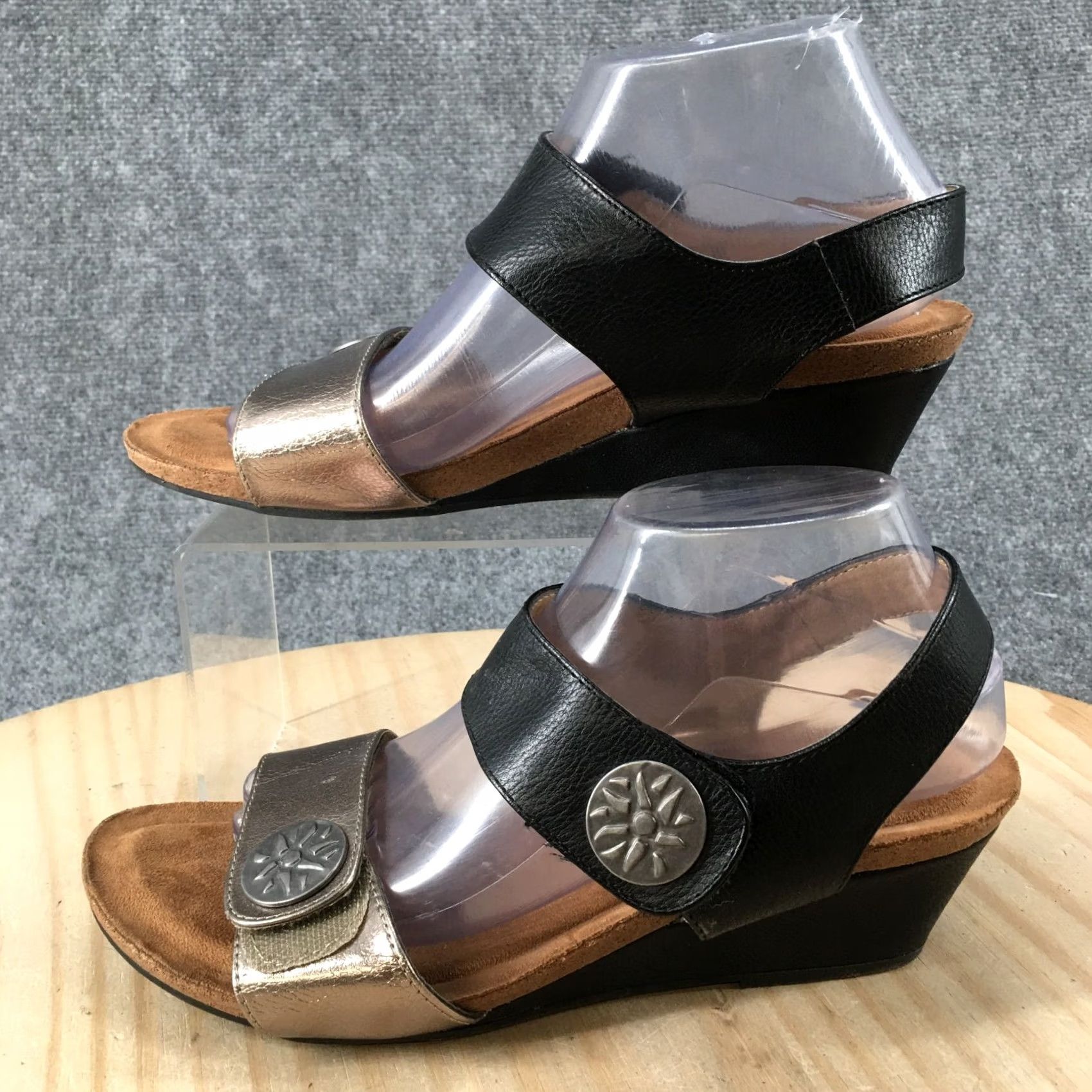 Croft & Barrow Croft And Barrow Sandal Womens 10 M Wedge Hook And Loop Multicolor Faux Leather Size US 10 / IT 40 - 2 Thumbnail
