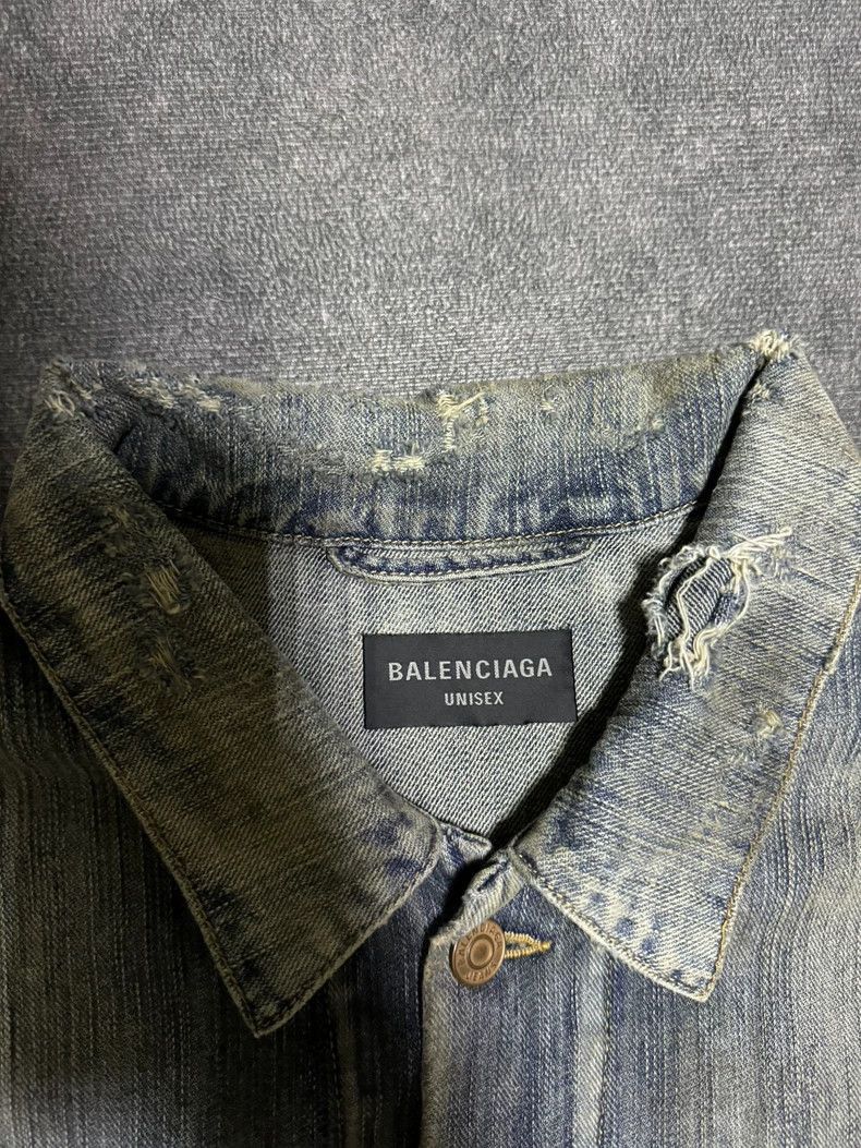Balenciaga Balenciaga Distressed Denim Jacket with Crystals Size US S / EU 44-46 / 1 - 3 Thumbnail