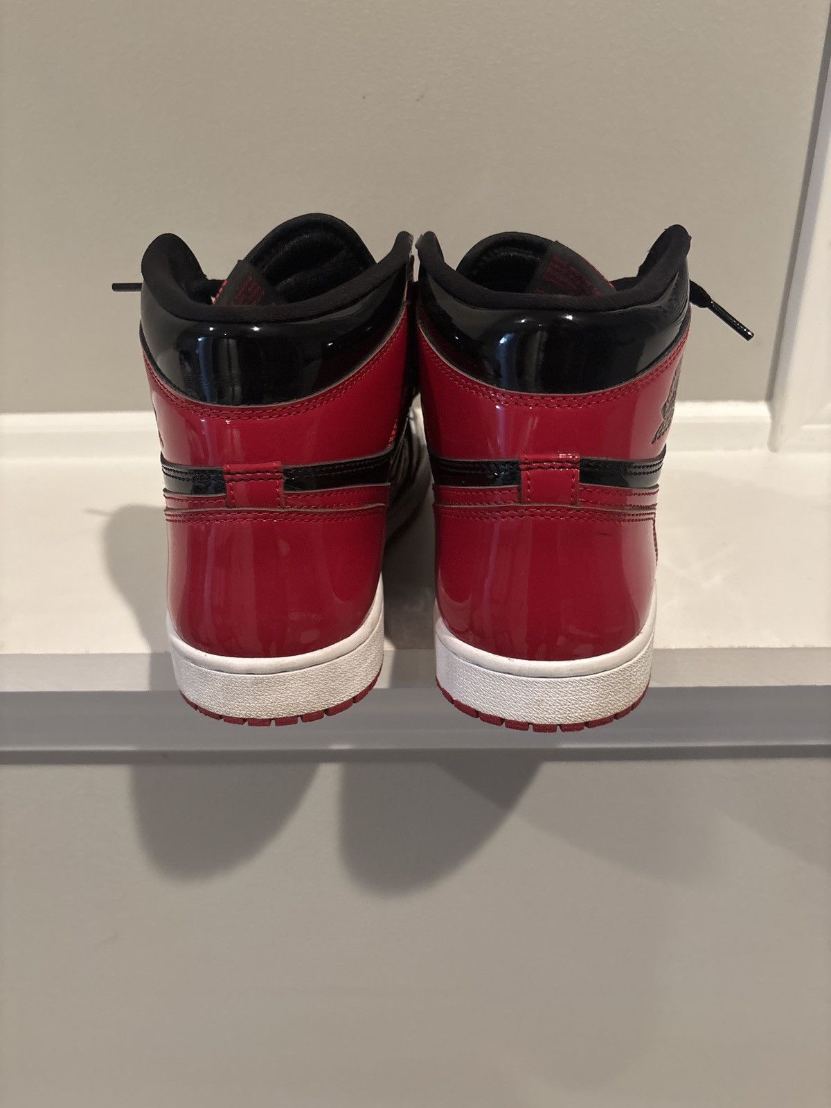 Jordan Brand × Nike Air Jordan 1 high OG Patent bred Size US 9.5 / EU 42-43 - 3 Thumbnail