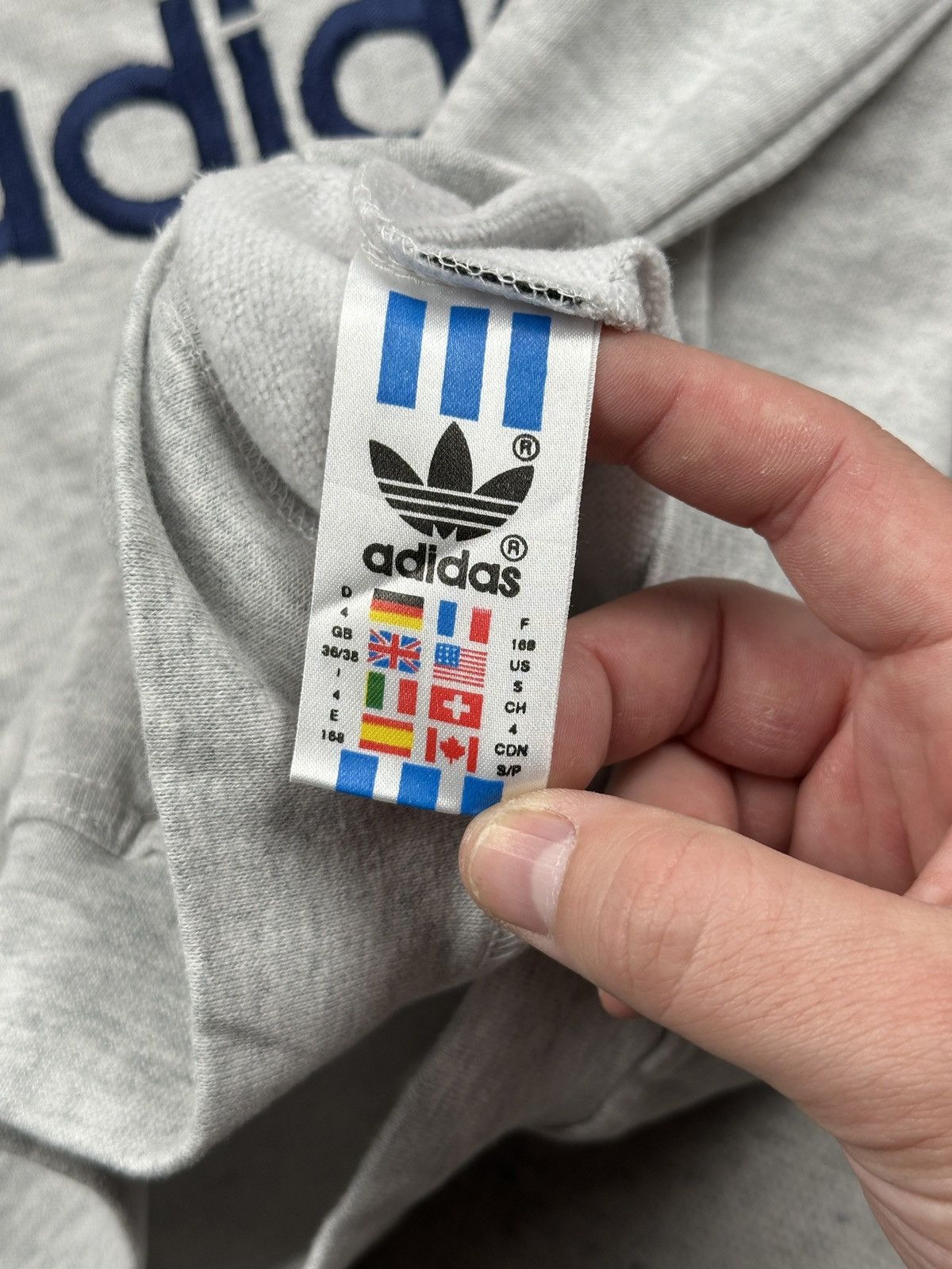 Adidas Vintage Adidas 80s Originals Big Trefoil Sweatshirt Grey 90s Size US S / EU 44-46 / 1 - 9 Thumbnail