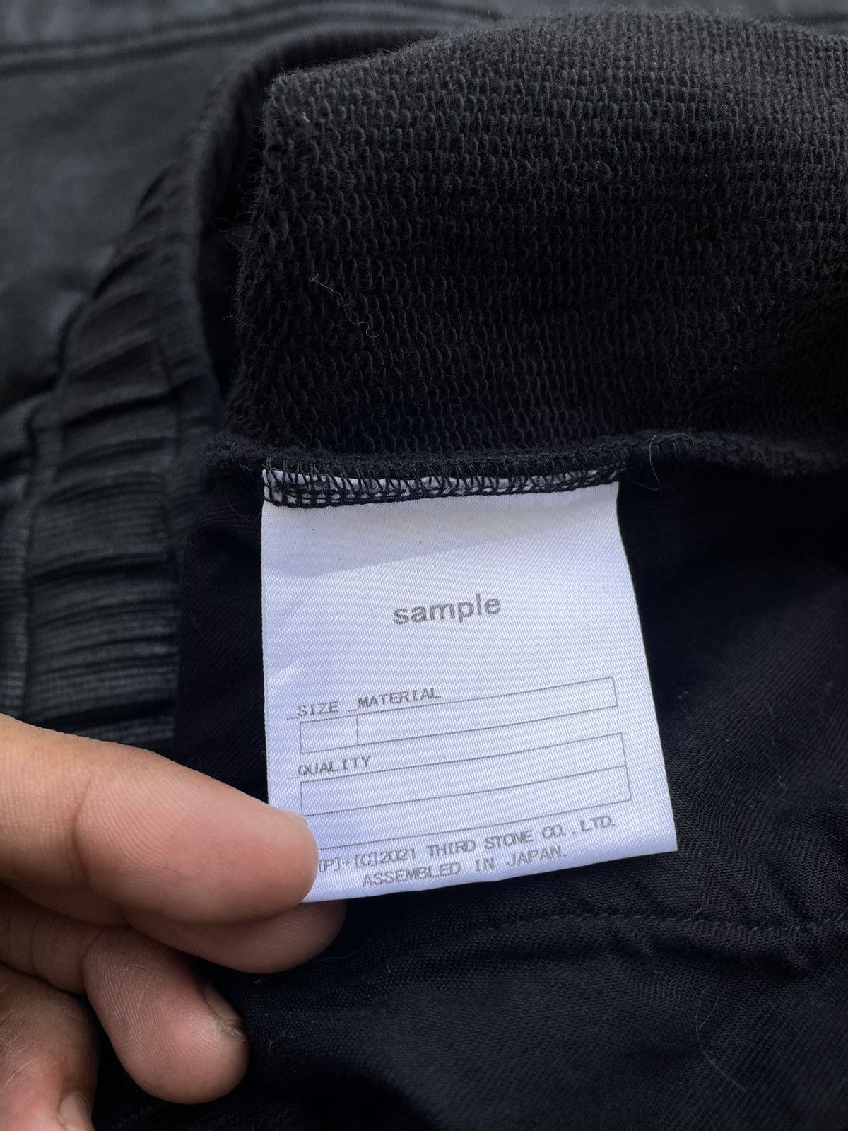Julius JULIUS 7 "FW2021 SAMPLE" Waxed Baggy Wide Pants Size US 30 / EU 46 - 9 Thumbnail