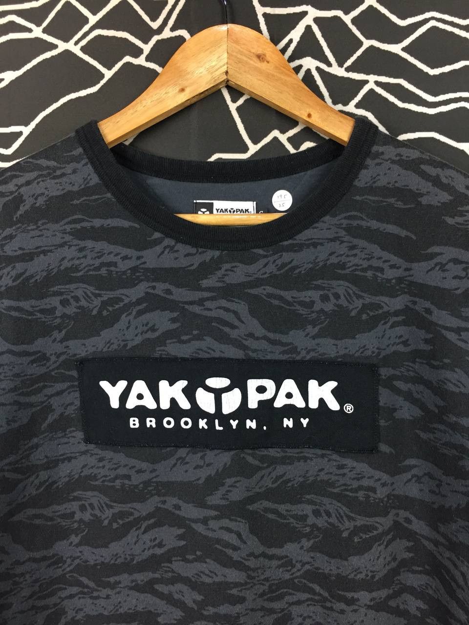 Japanese Brand Yak Pak Brooklyn NY Box Logo Camouflage Tee Size S Size US S / EU 44-46 / 1 - 3 Thumbnail