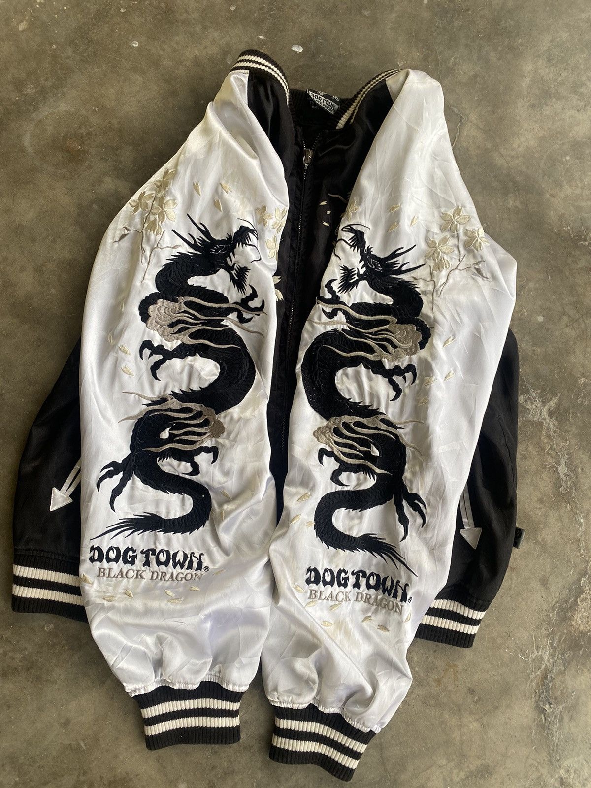 Dogtown Sukajan by DogTown Skateboard Size US L / EU 52-54 / 3 - 12 Thumbnail