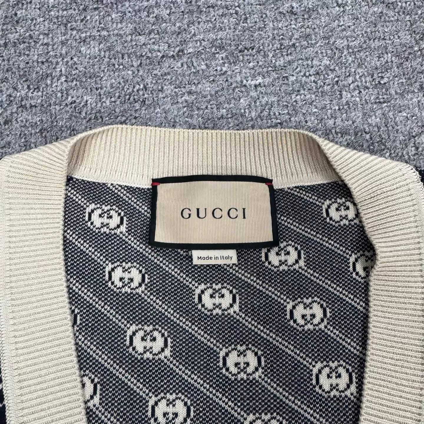 Gucci Gucci GG Jacquard V-Neck Navy Ivory Trim Cardigan Size US XXL / EU 58 / 5 - 5 Thumbnail