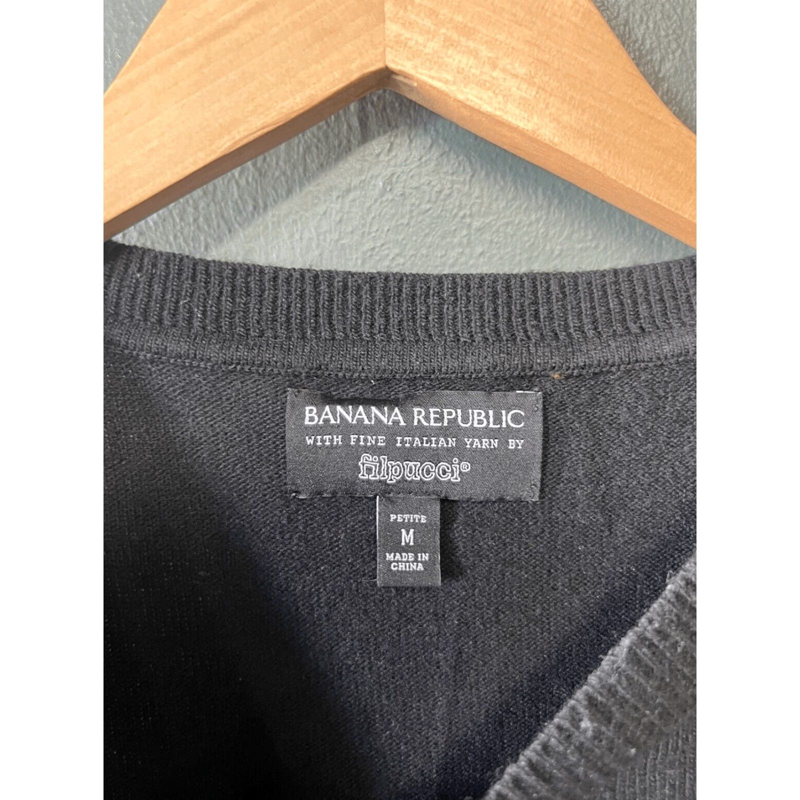 Banana Republic Banana Republic Sweater Womens Black Italian Wool Pullover Size M Size M / US 6-8 / IT 42-44 - 3 Thumbnail