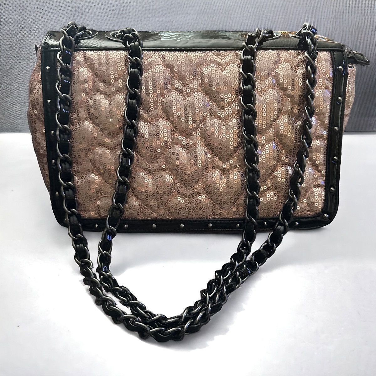 Betsey Johnson Betsey Johnson sequined quilted heart bag Size ONE SIZE - 1 Thumbnail
