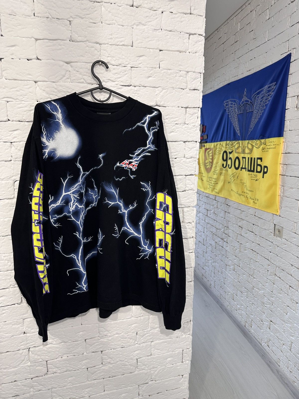 +44 Plus44 Lewis Hamilton Long Sleeve Limited Edition – Size XL Size US XL / EU 56 / 4 - 3 Thumbnail