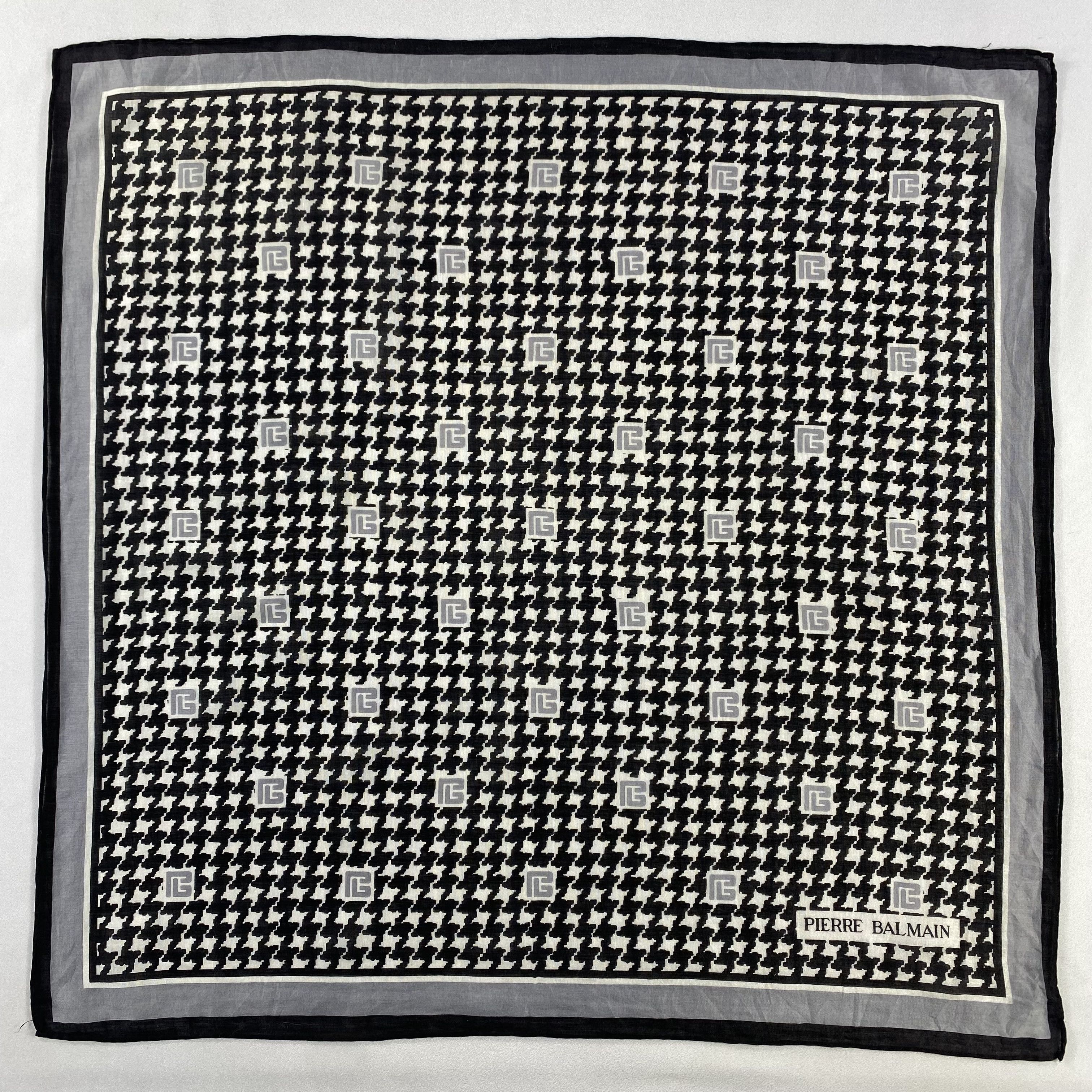 Pierre Balmain × Vintage Pierre Balmain Bandana/ Handkerchief / Neckerchief-P1120 Size ONE SIZE - 1 Thumbnail