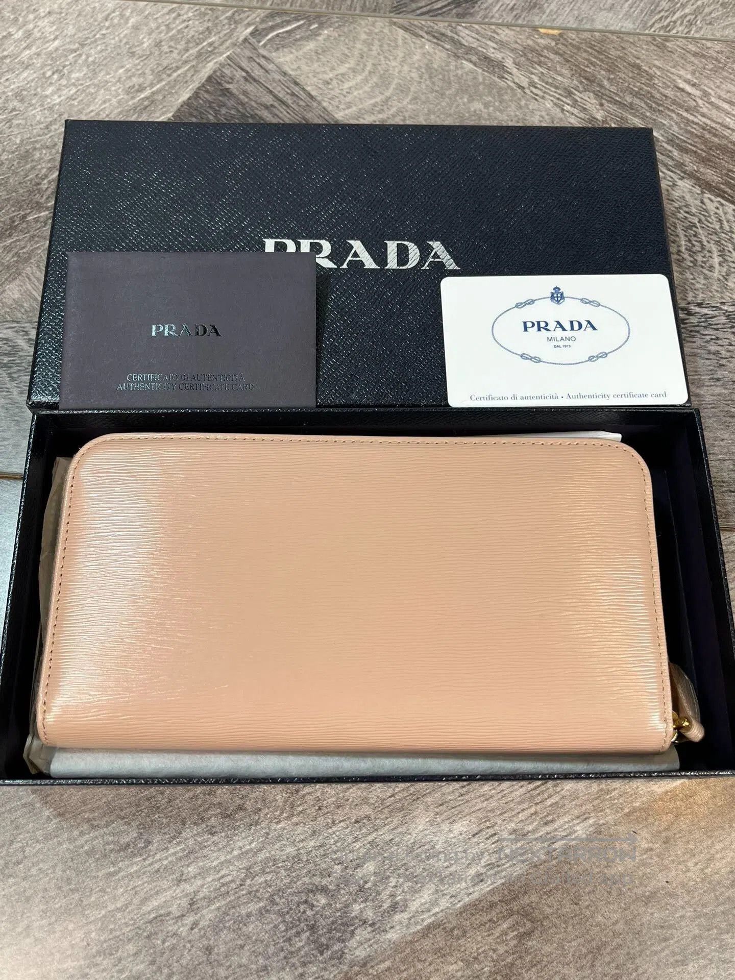 Prada Prada Classic Long Zip Wallet Clutch. Size ONE SIZE - 5 Thumbnail