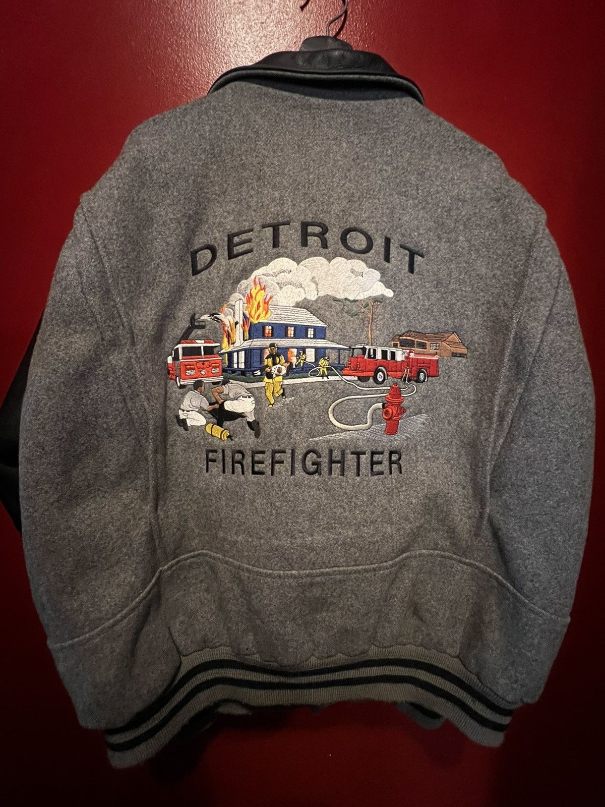 Vintage Vintage Detroit Firefighter Varsity Jacket 2XL Embroidered Size US XXL / EU 58 / 5 - 5 Thumbnail